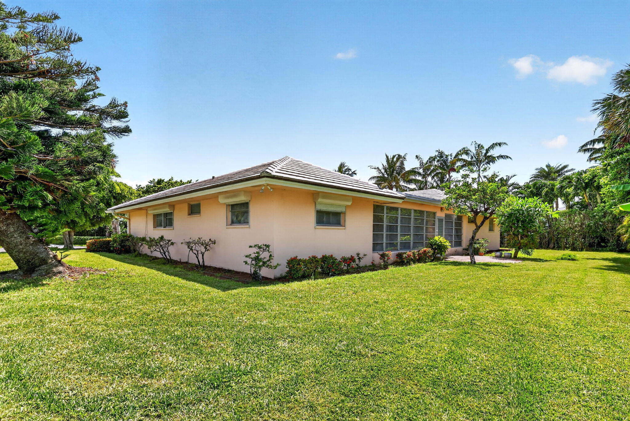 217 Plantation Palm Beach, FL 33480