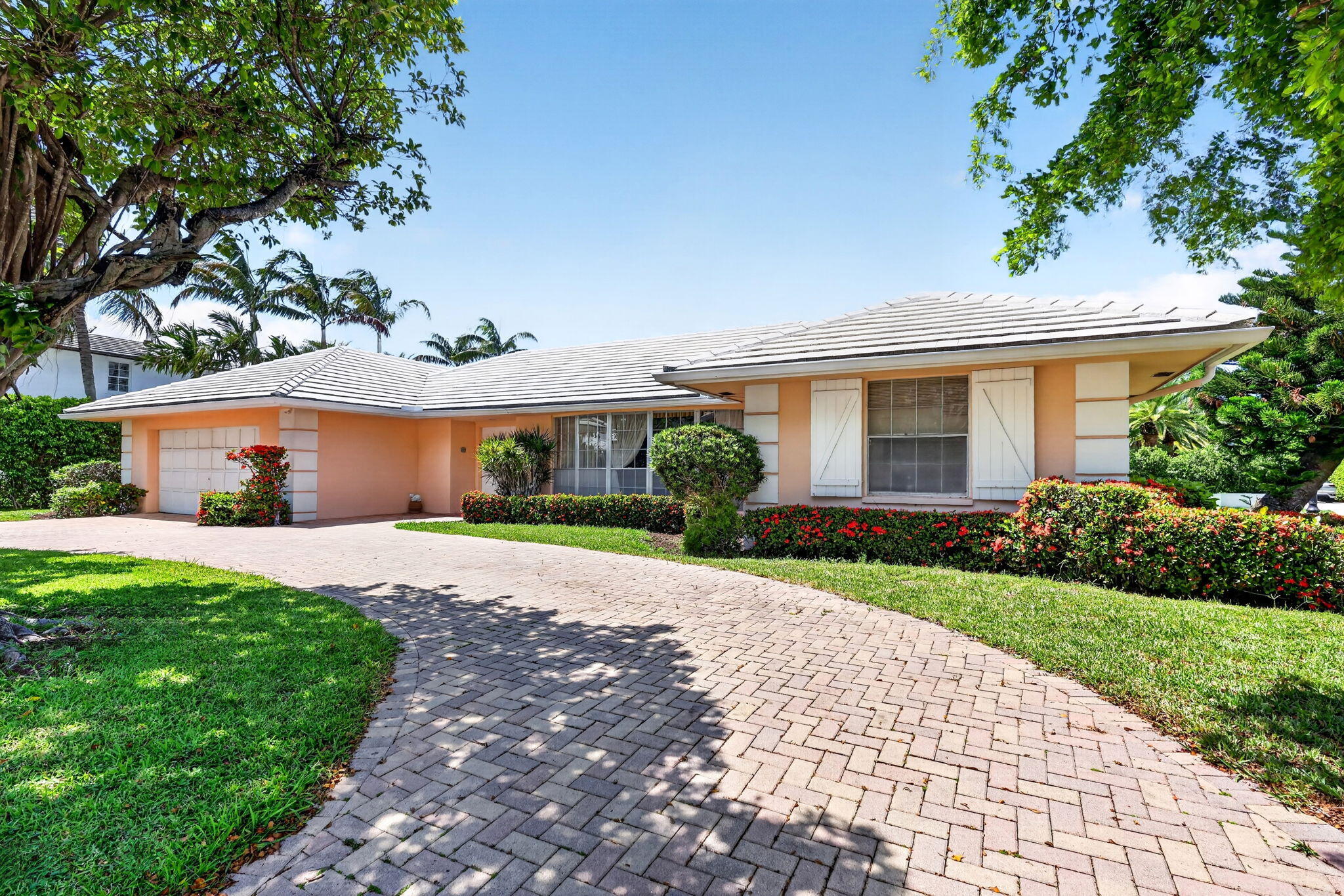 217 Plantation Palm Beach, FL 33480