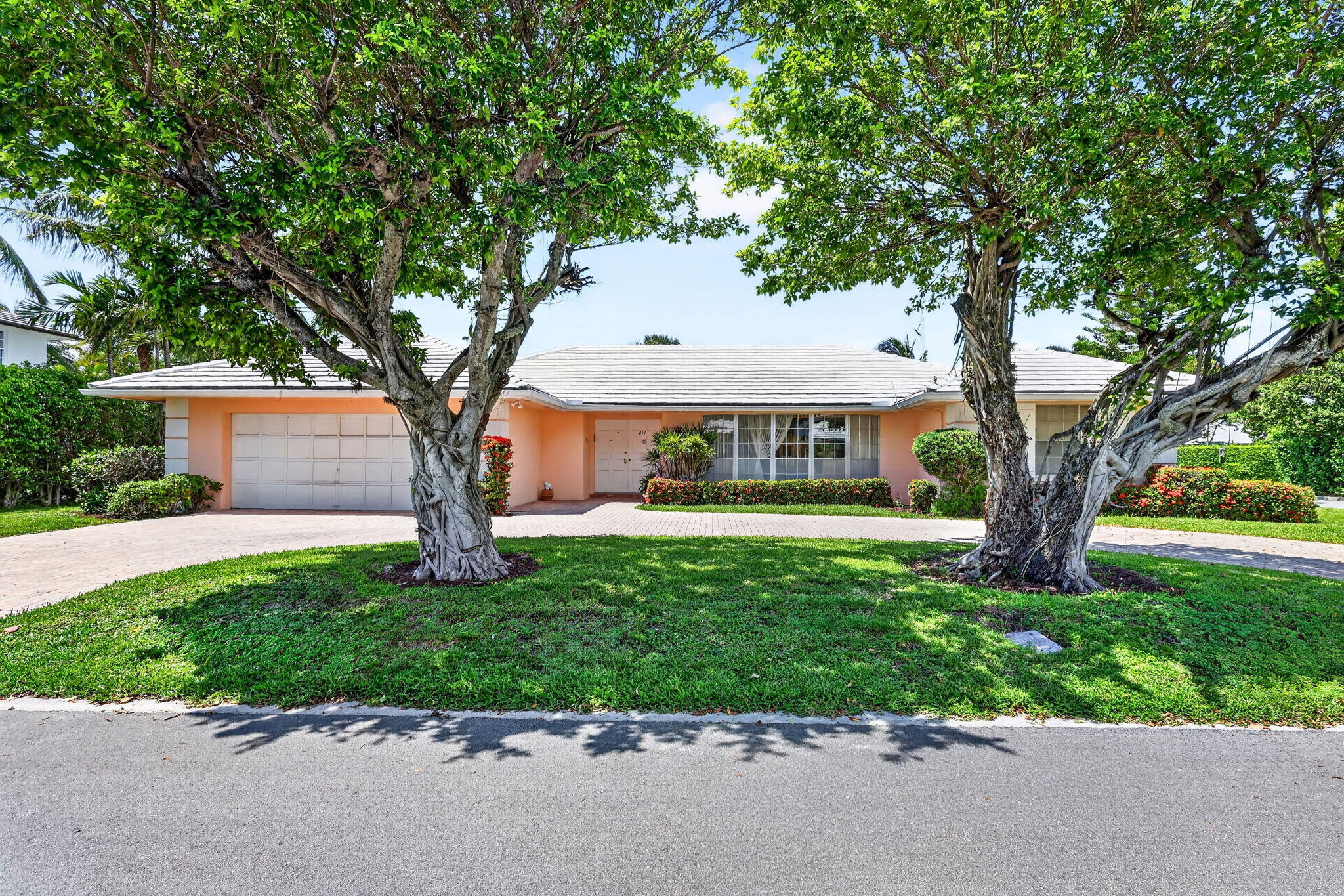 217 Plantation Palm Beach, FL 33480