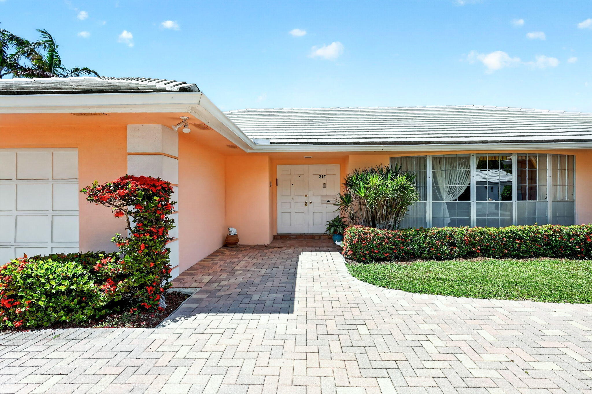217 Plantation Palm Beach, FL 33480