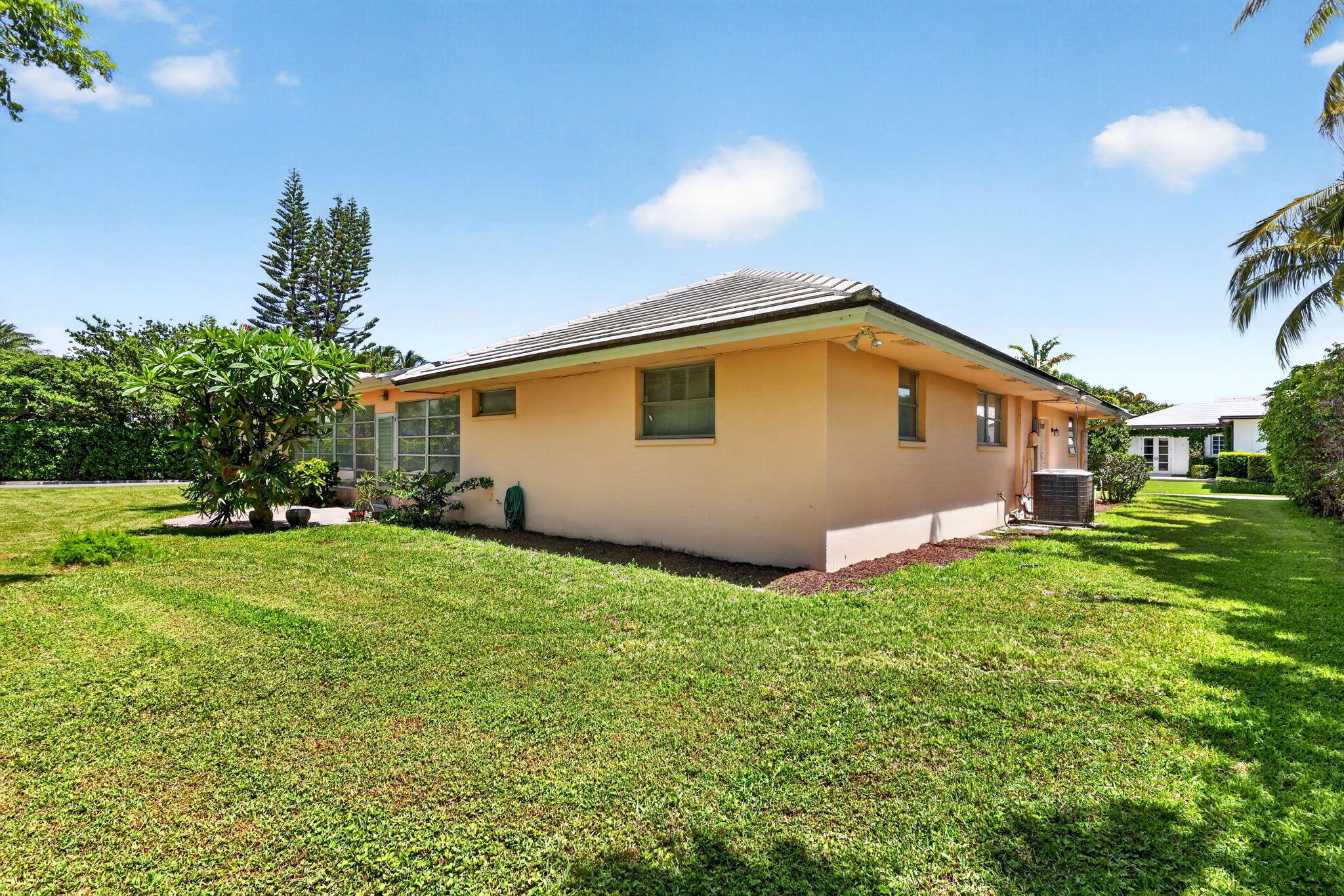 217 Plantation Palm Beach, FL 33480