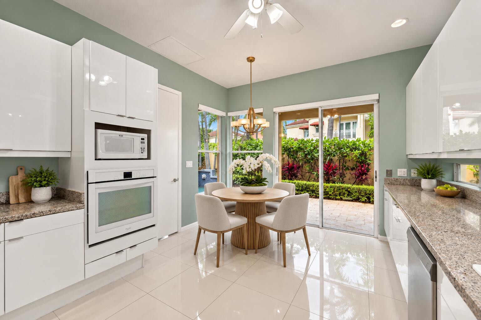 3728 NE 208th Ter Aventura, FL 33180