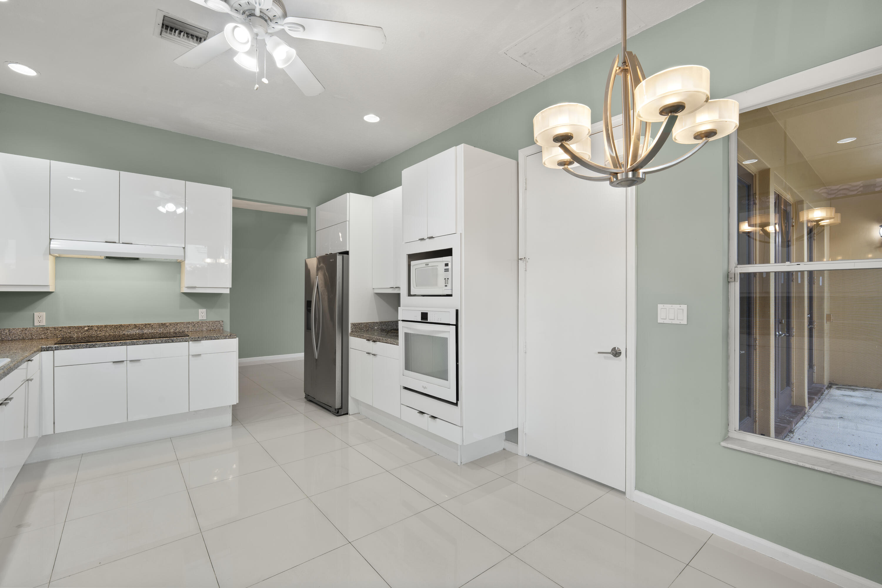 3728 NE 208th Ter Aventura, FL 33180