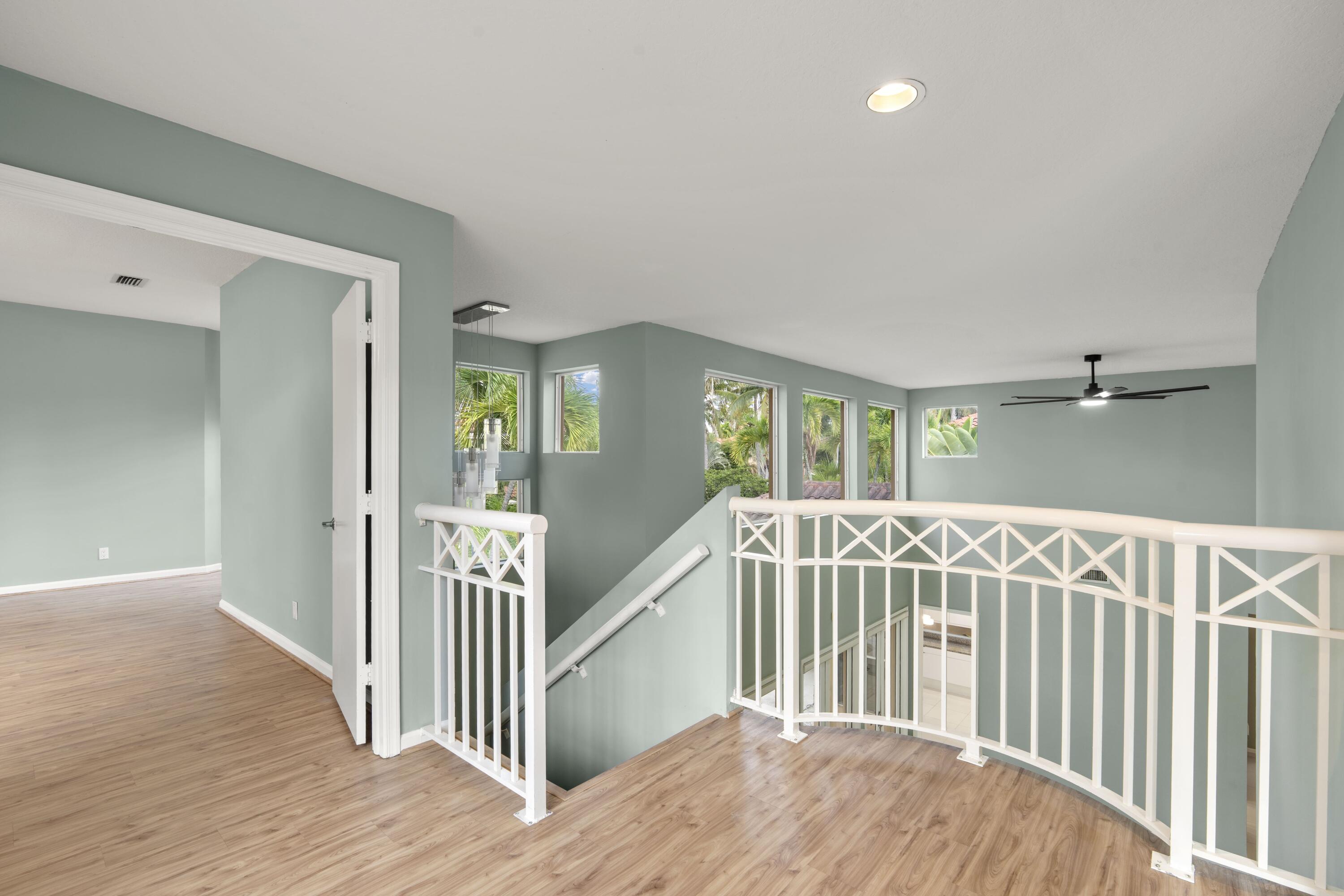 3728 NE 208th Ter Aventura, FL 33180