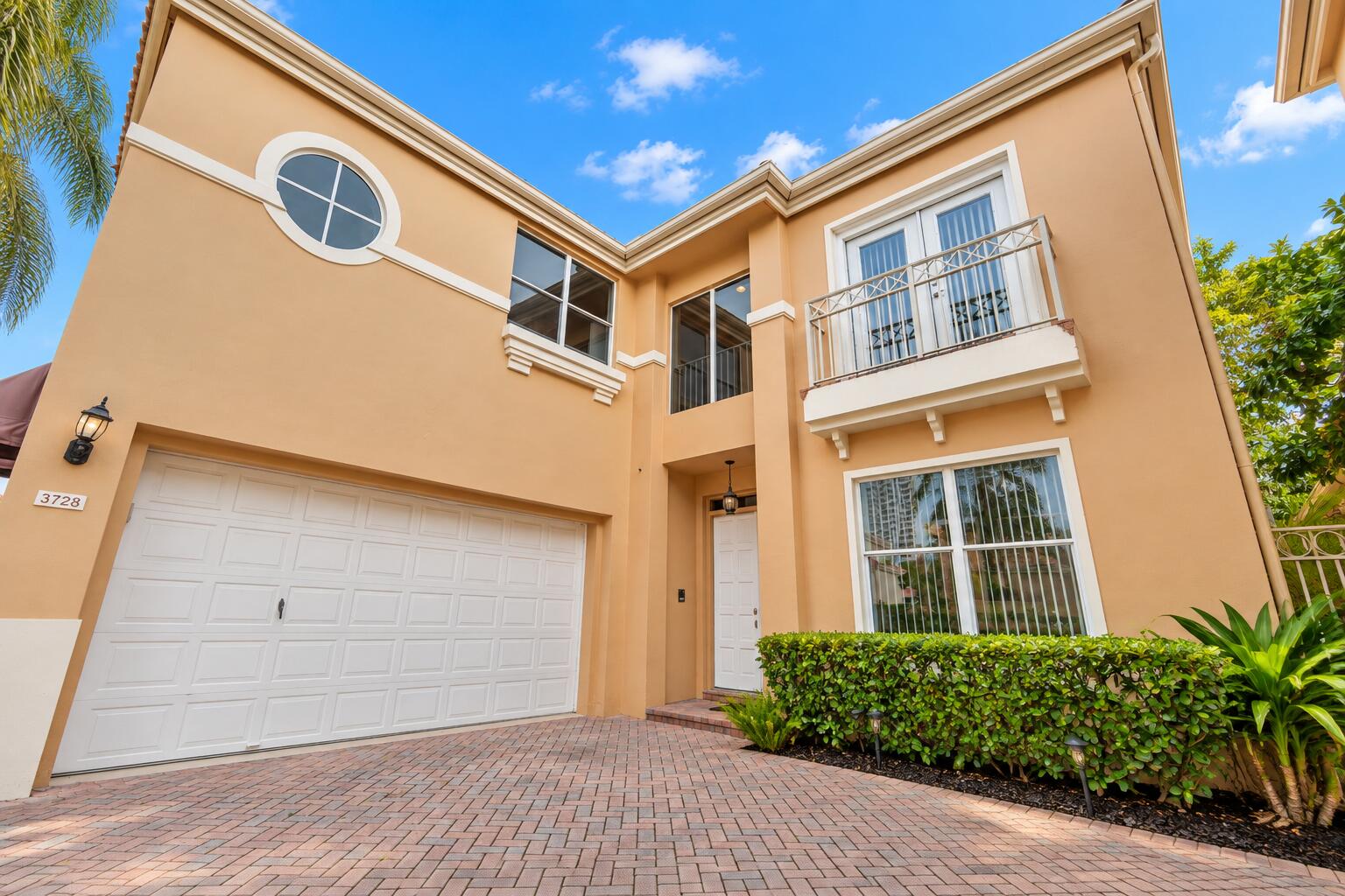 3728 NE 208th Ter Aventura, FL 33180