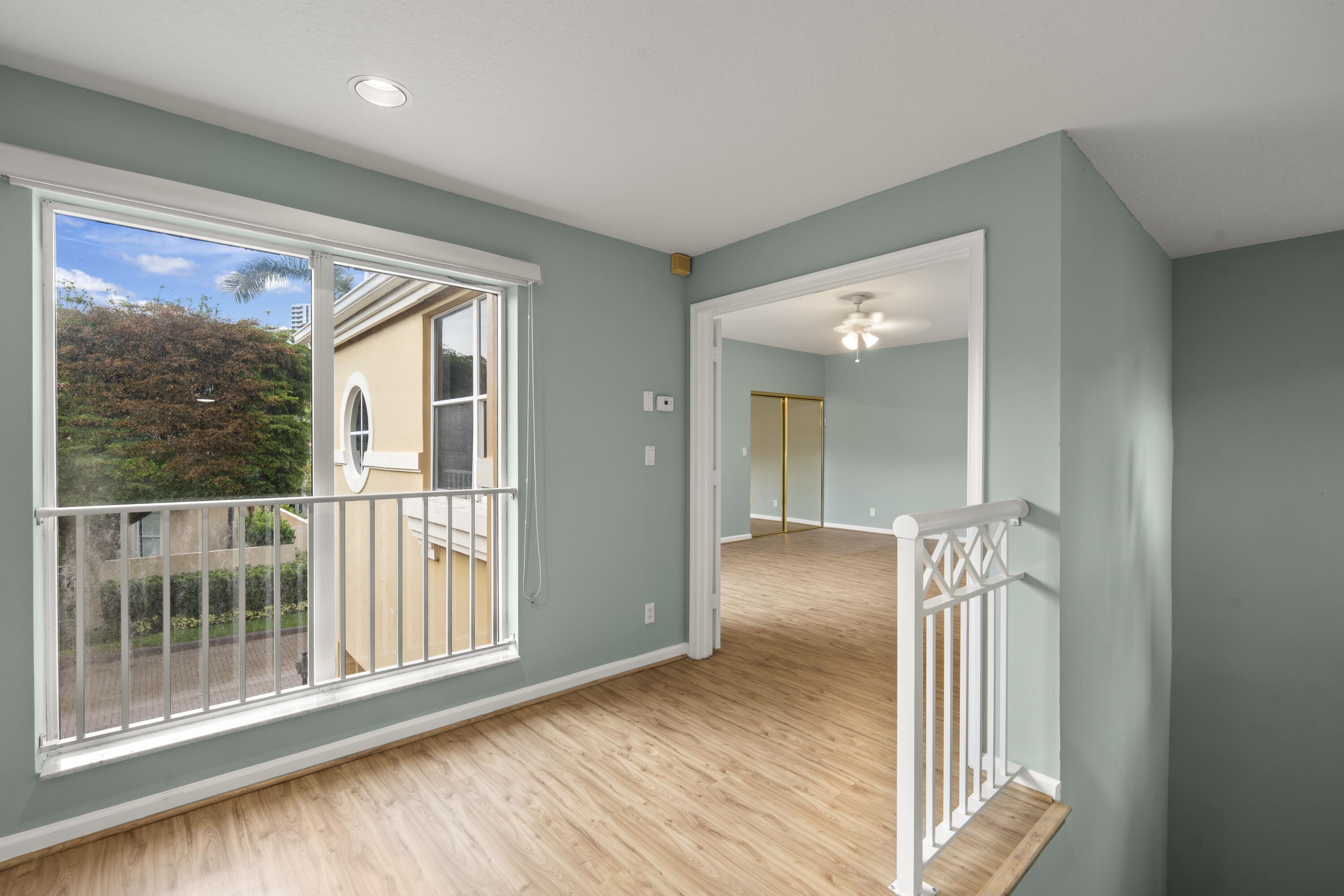 3728 NE 208th Ter Aventura, FL 33180