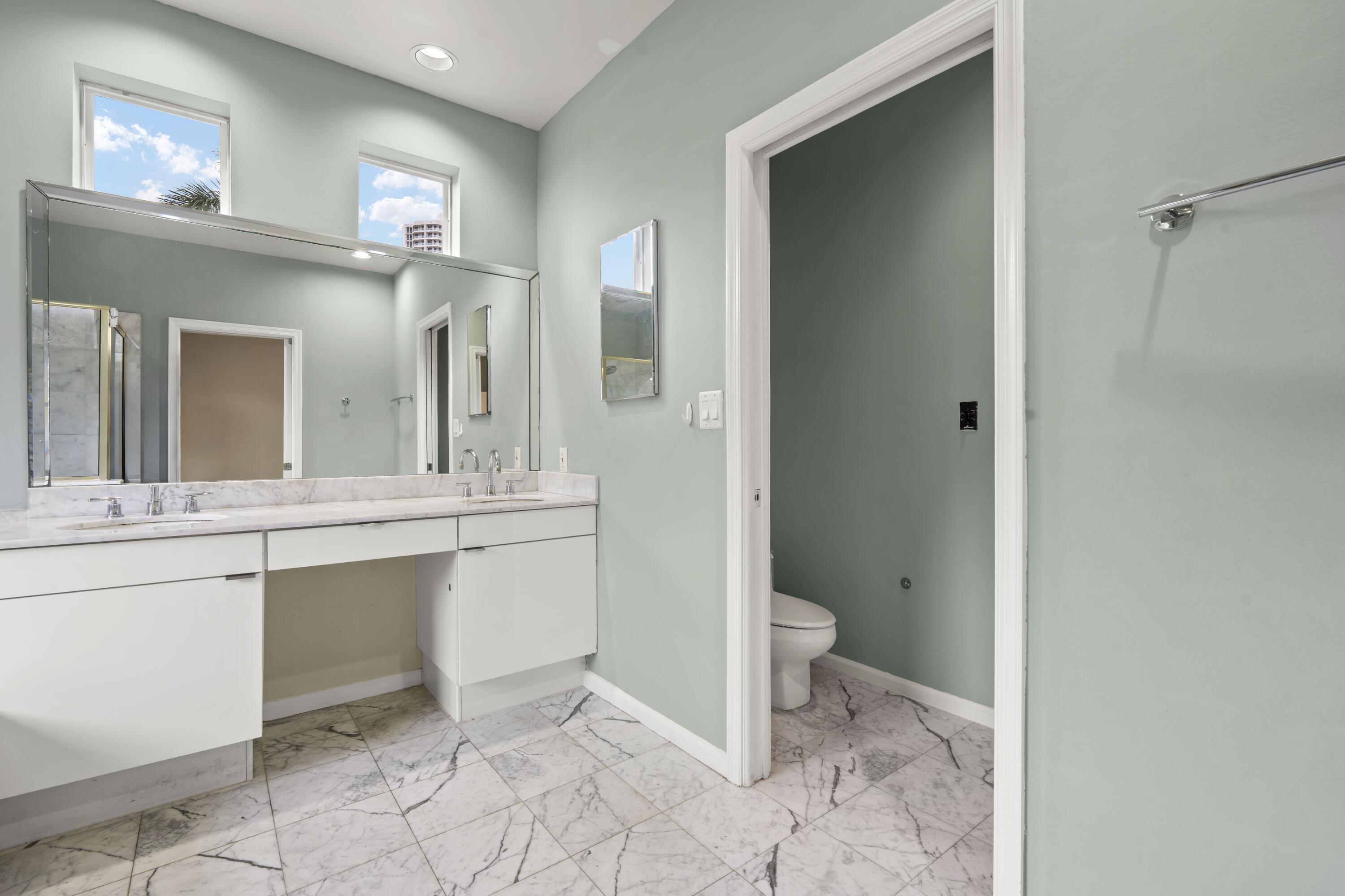 3728 NE 208th Ter Aventura, FL 33180