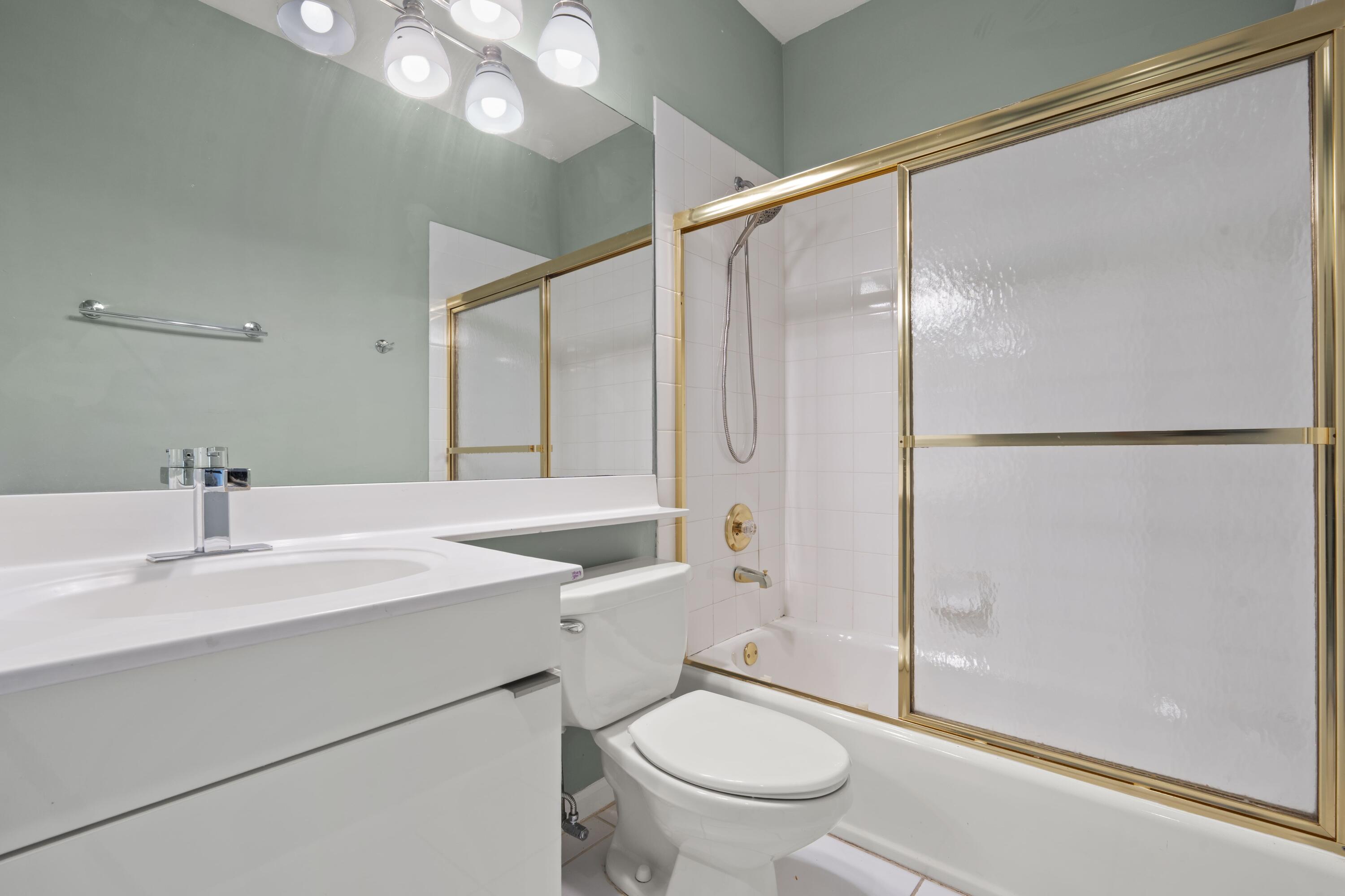 3728 NE 208th Ter Aventura, FL 33180