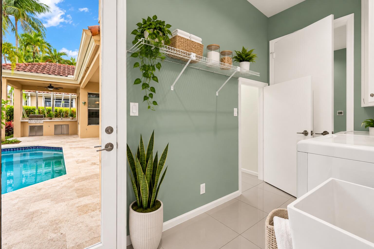 3728 NE 208th Ter Aventura, FL 33180