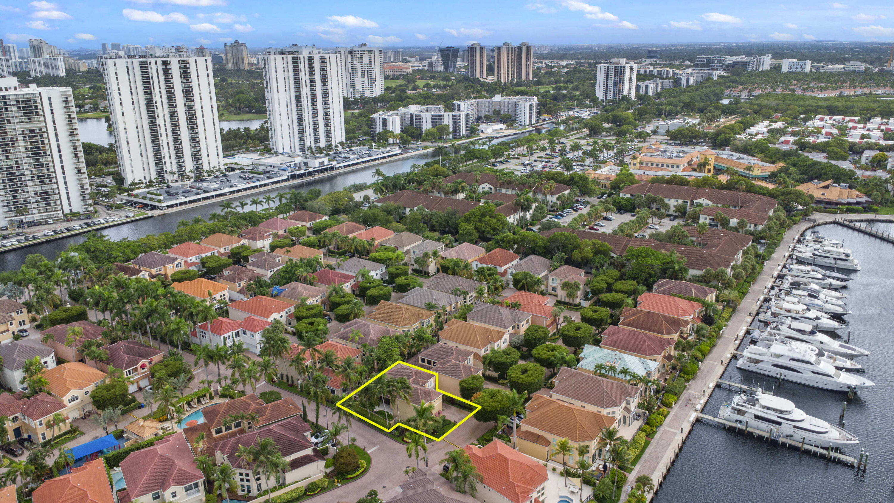 3728 NE 208th Ter Aventura, FL 33180