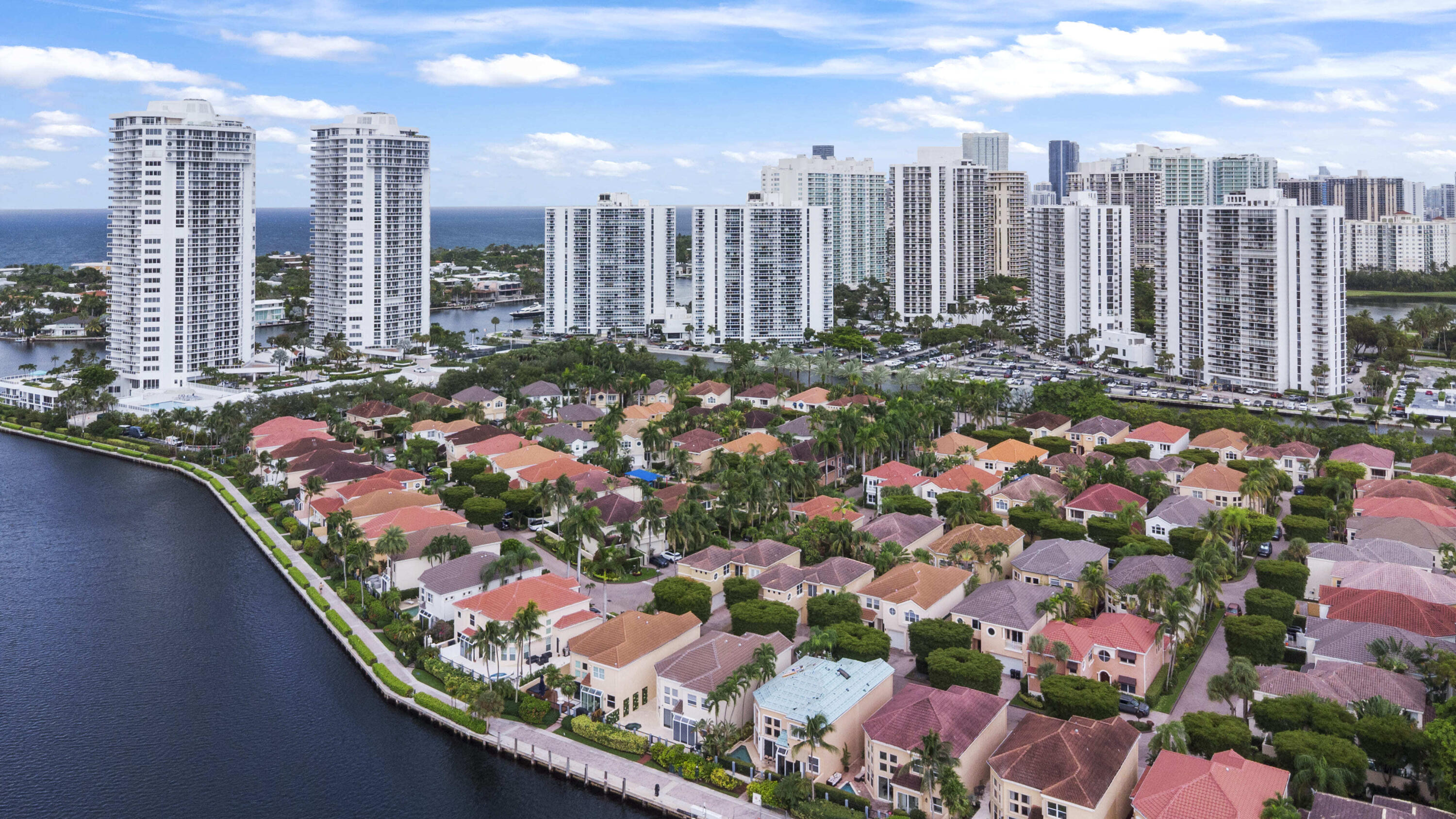 3728 NE 208th Ter Aventura, FL 33180