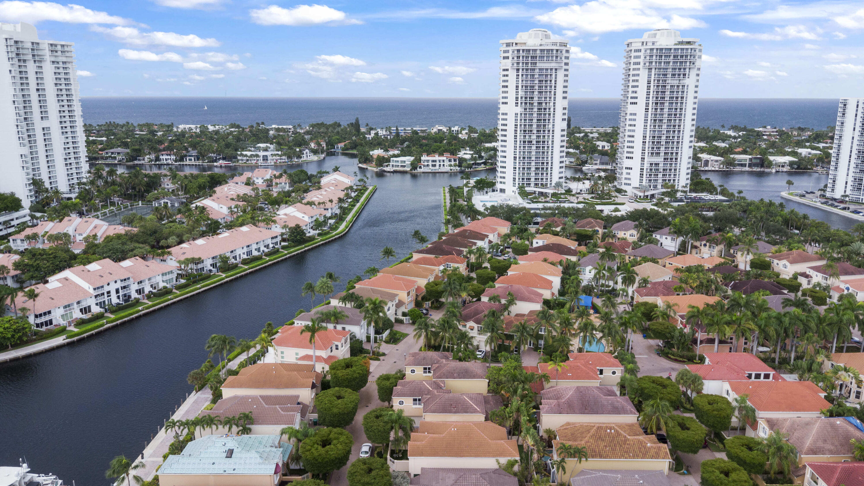 3728 NE 208th Ter Aventura, FL 33180