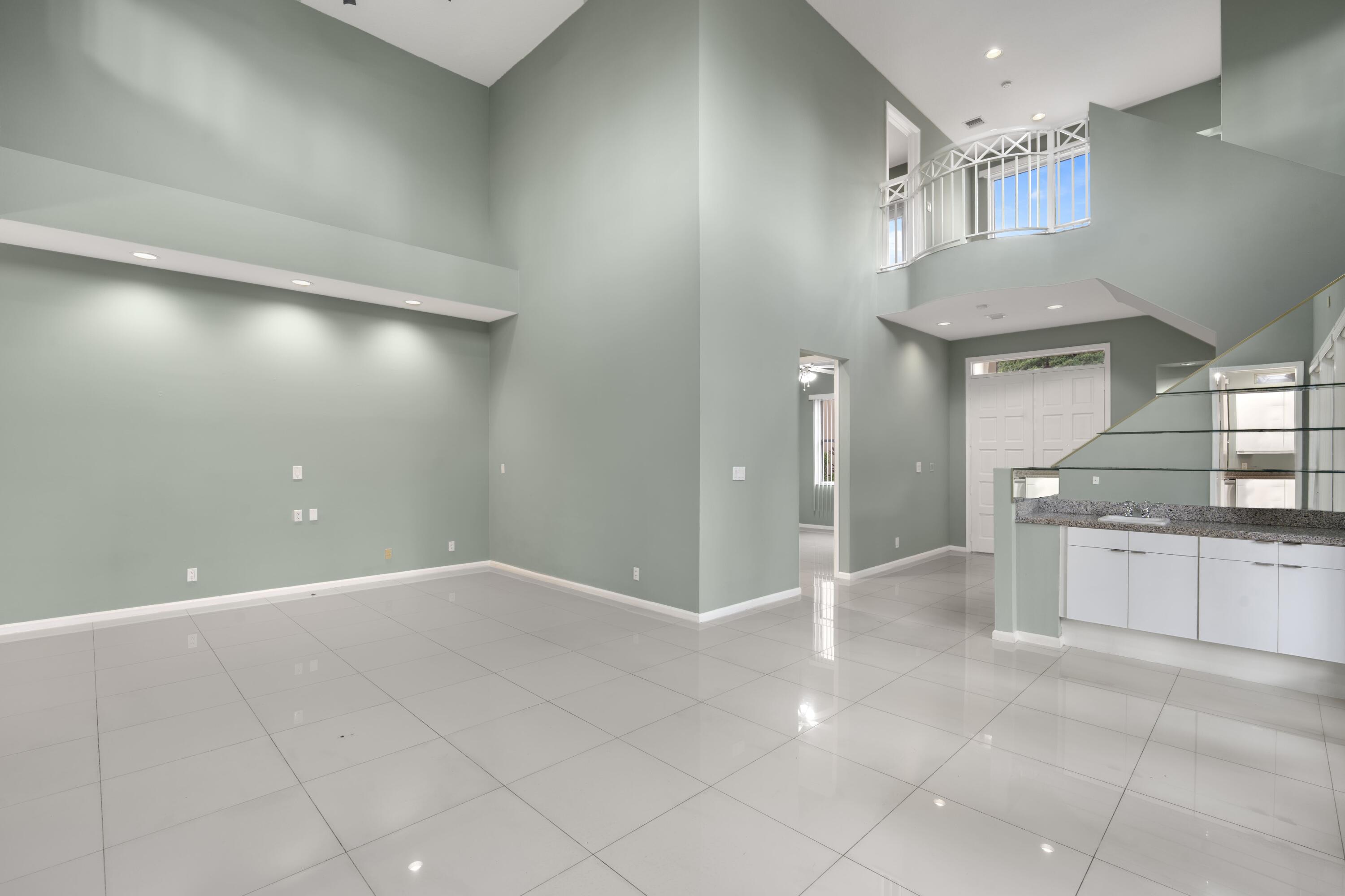 3728 NE 208th Ter Aventura, FL 33180