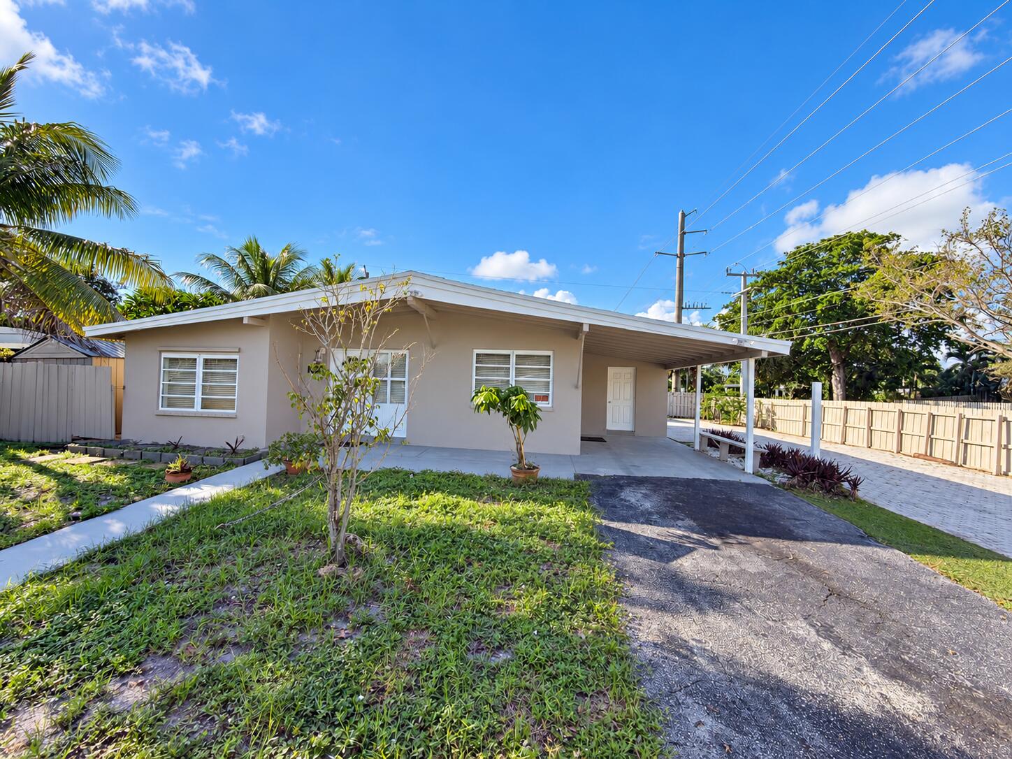 1500 NE 42nd Ct