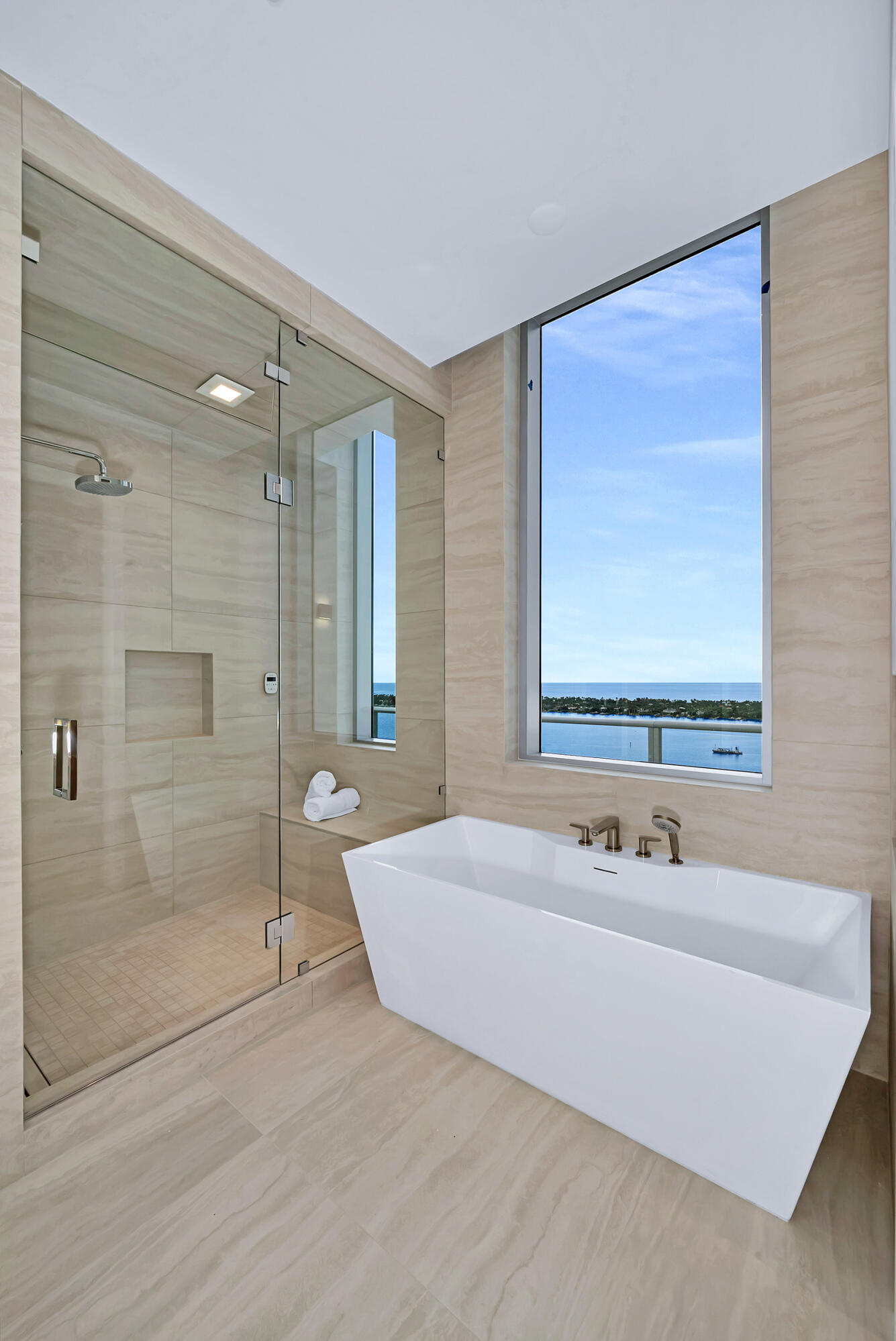 4714 N Flagler Dr #2101 West Palm Beach, FL 33407