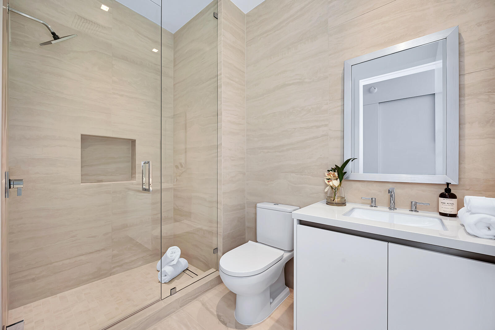 4714 N Flagler Dr #2101 West Palm Beach, FL 33407