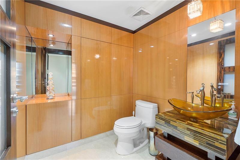 101 S Fort Lauderdale Bch Blvd #PH 2703 Fort Lauderdale, FL 33316