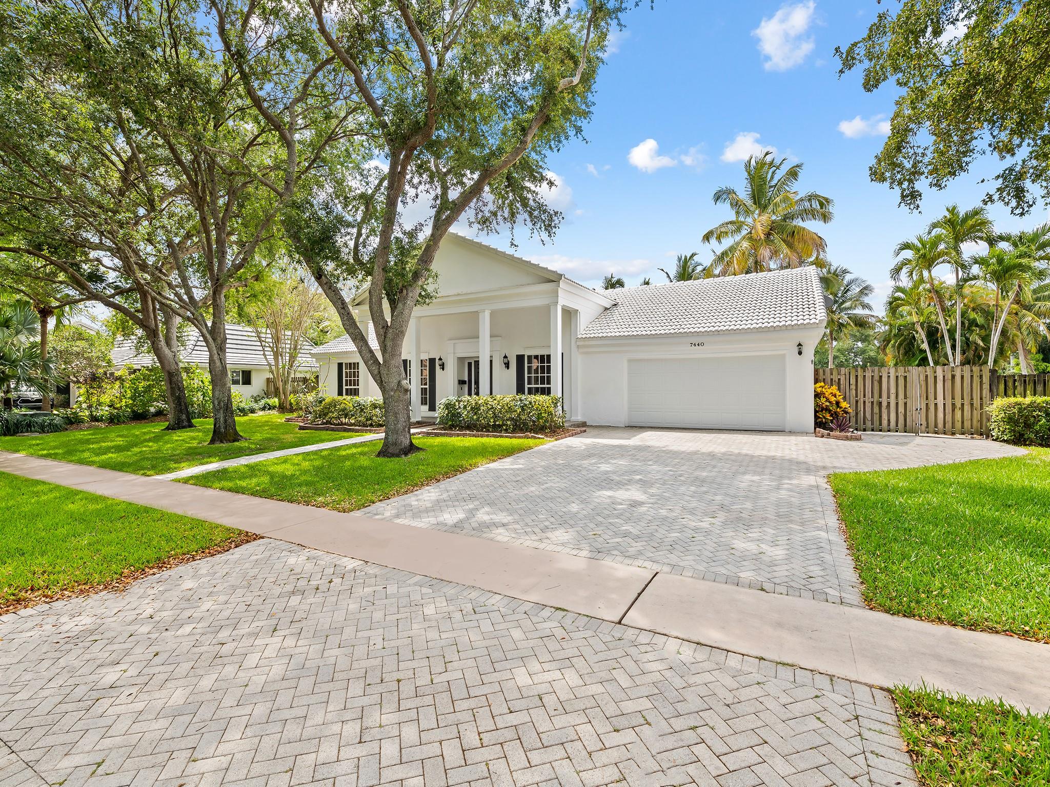 7440 SW 7th St,Plantation, FL 33317