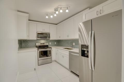 4000 N Hills Dr #6