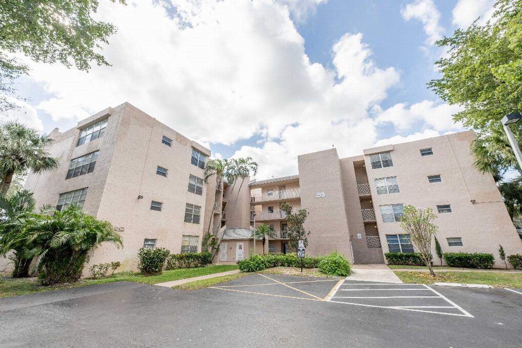 9471 Evergreen Pl #201