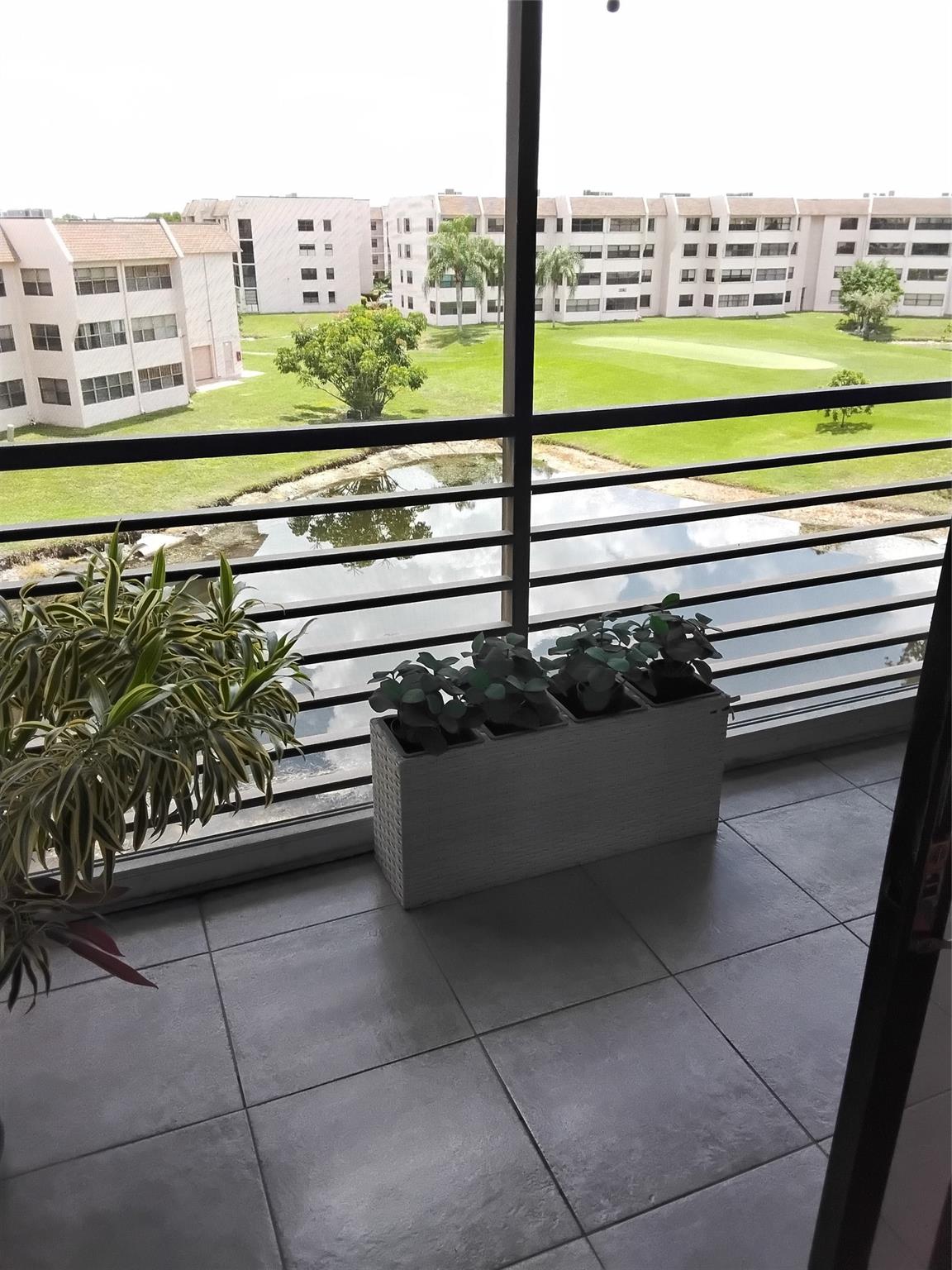 10433 Sunrise Lks Blvd #408