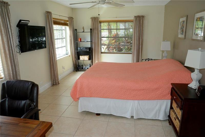 6499 Bay Clb Dr #2 Fort Lauderdale, FL 33308