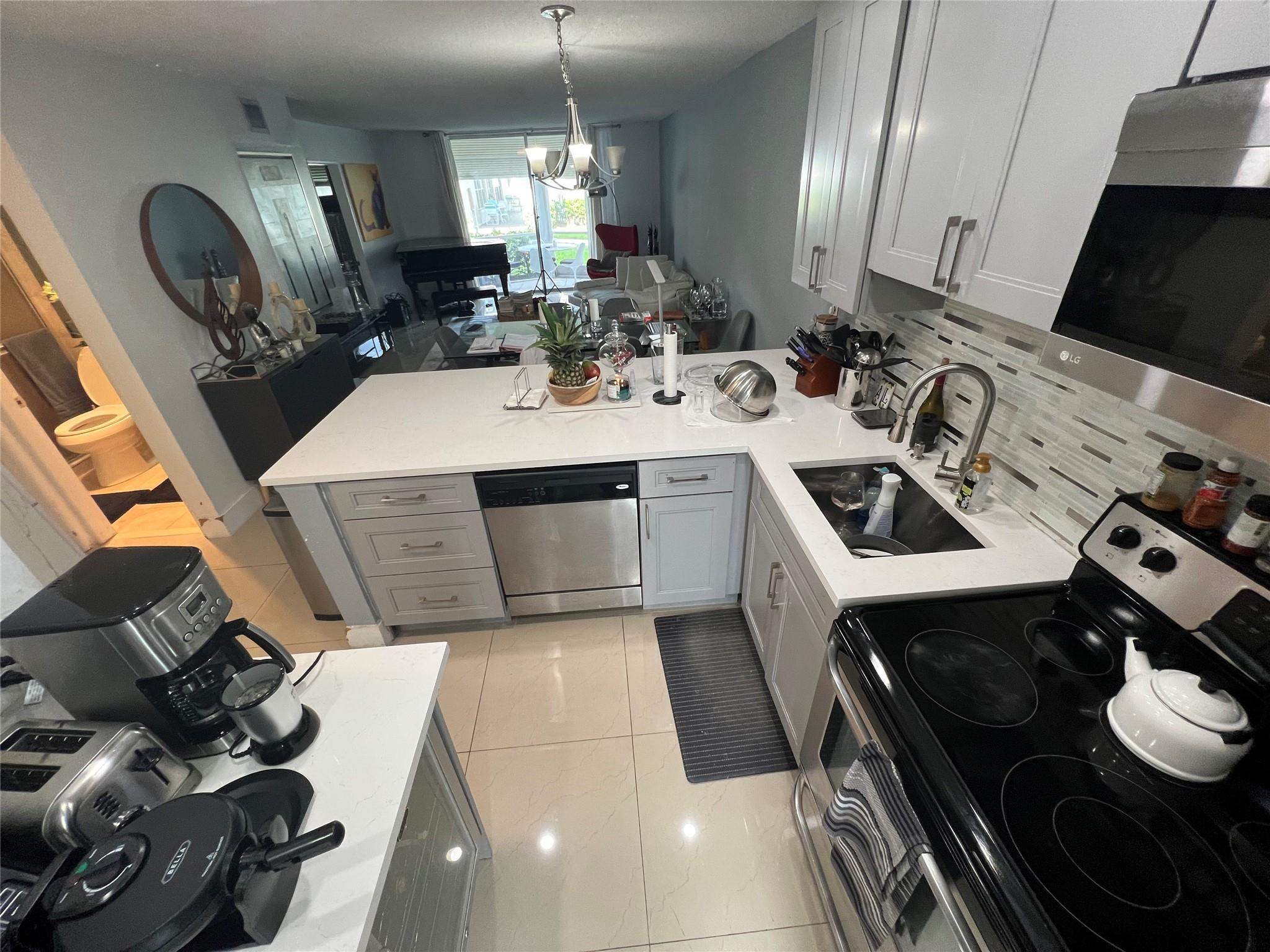 1040 SE 4th Ave #123
