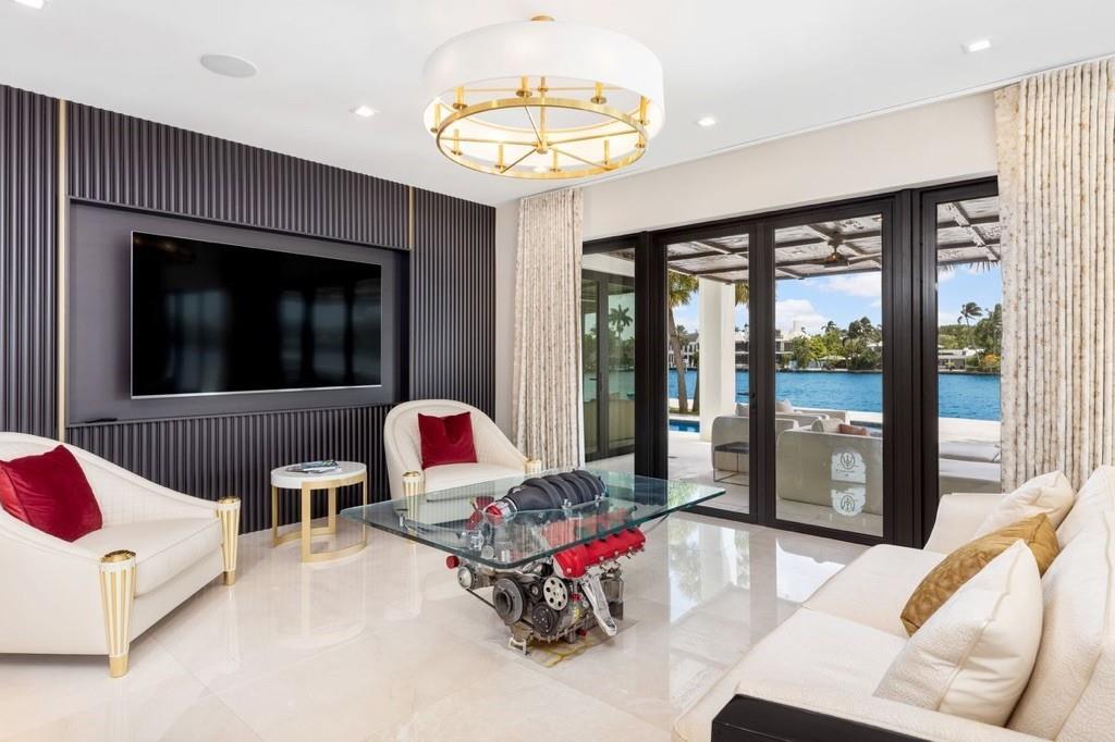 529 Bontona Ave Fort Lauderdale, FL 33301