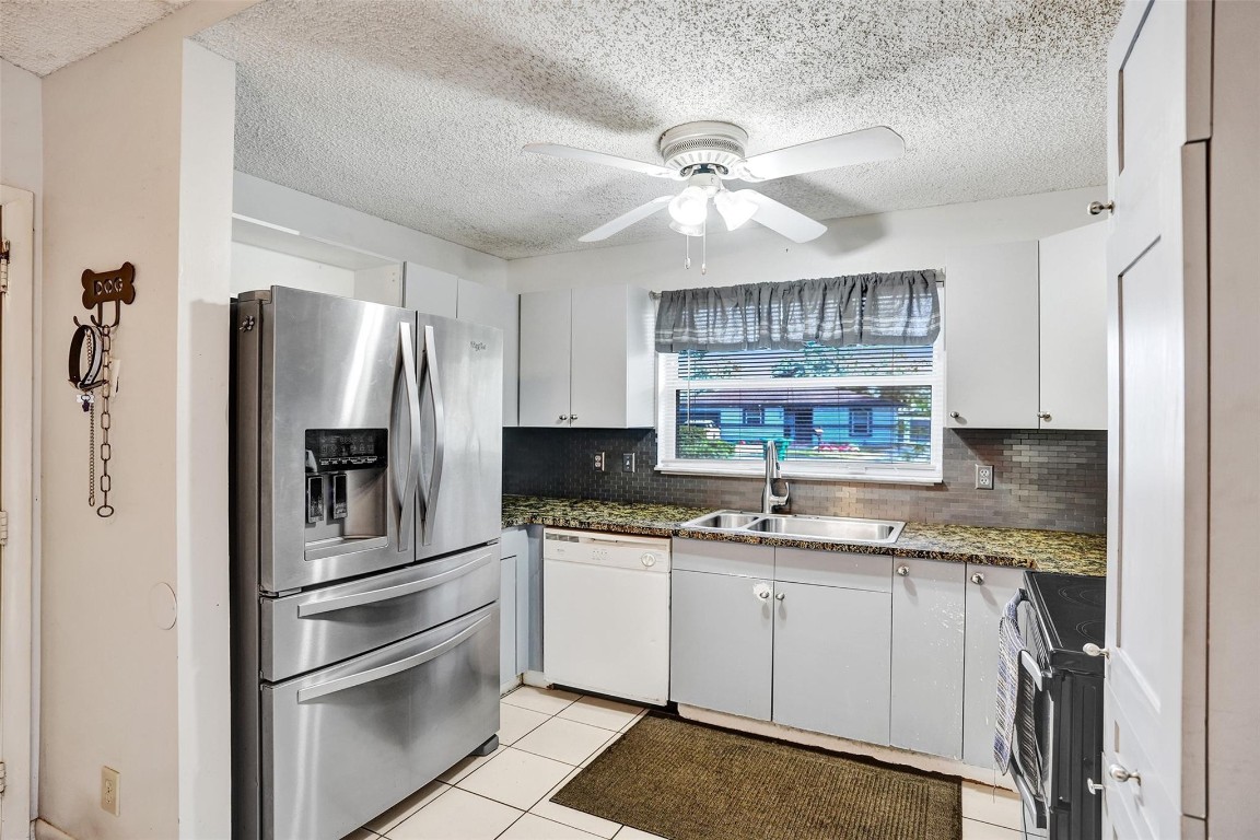 1073 SW 119th Ave Davie, FL 33325