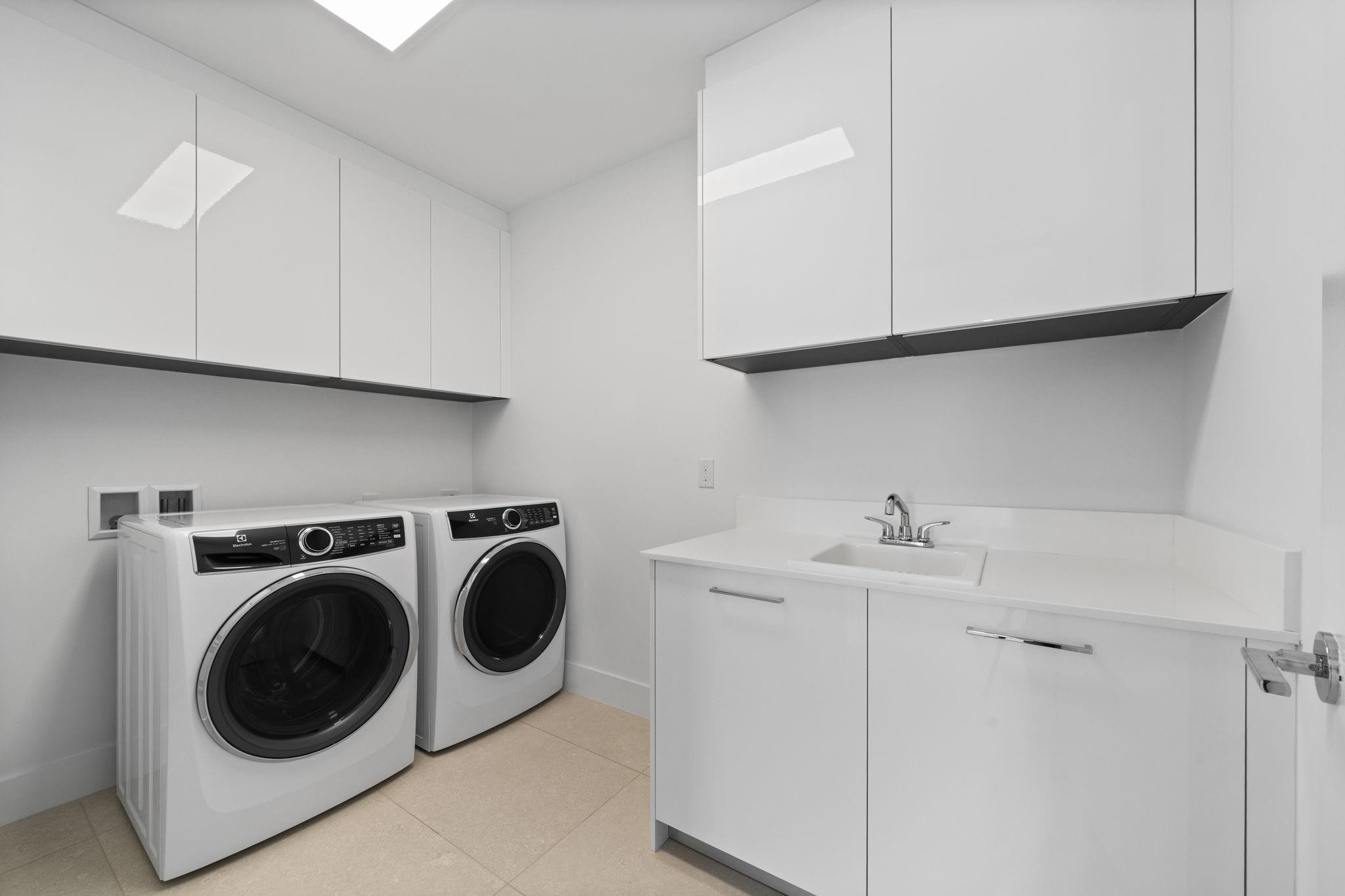 151 N Seabreeze #1804-E Fort Lauderdale, FL 33304