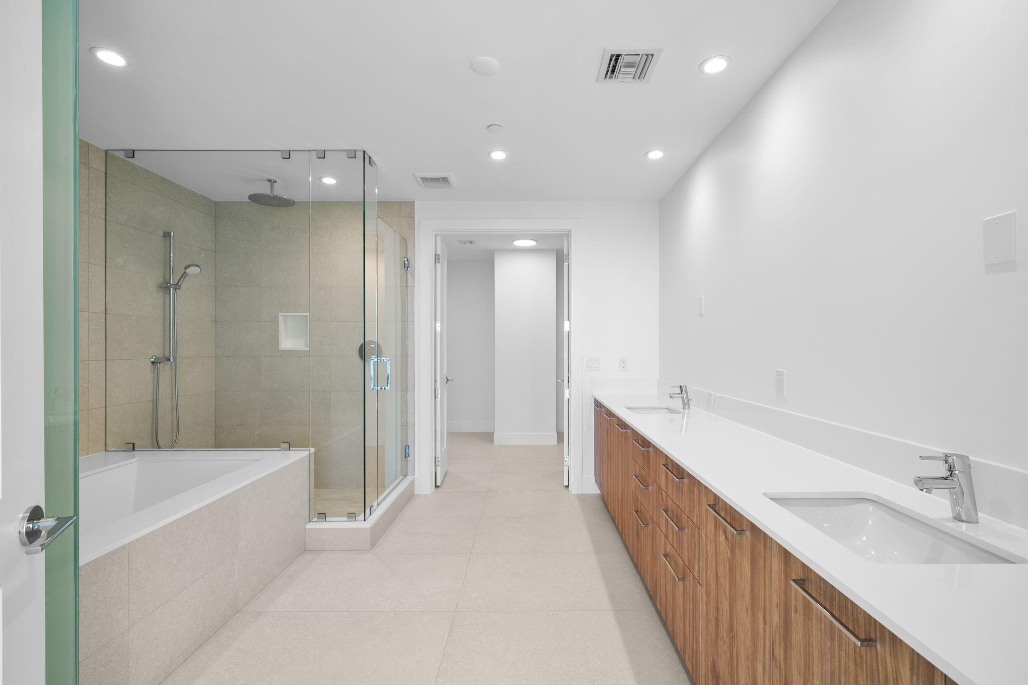 151 N Seabreeze #1804-E Fort Lauderdale, FL 33304