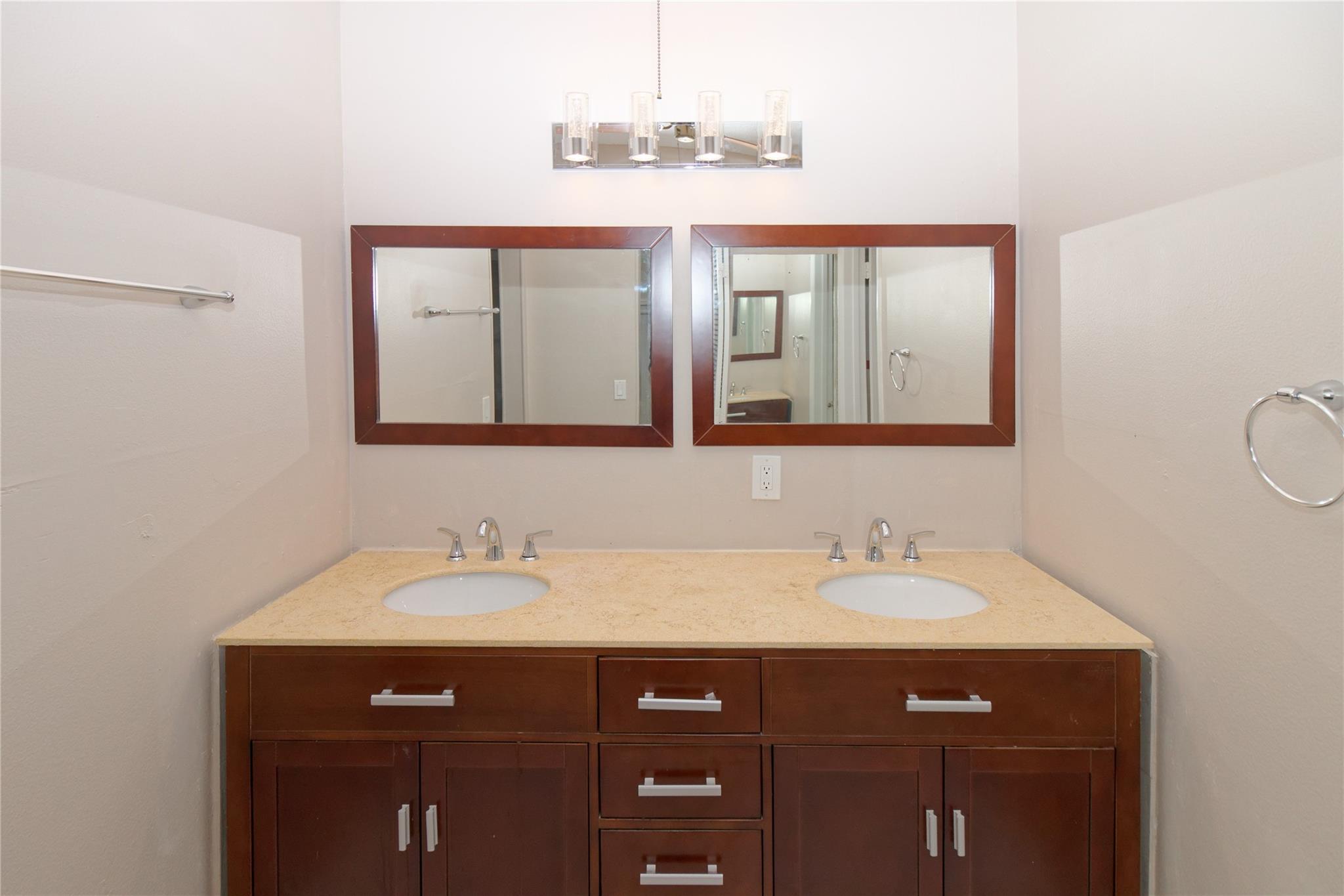 3891 NW 78th Ave Davie, FL 33024