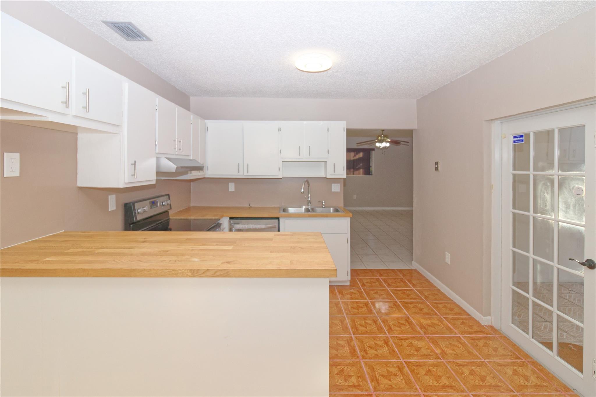 3891 NW 78th Ave Davie, FL 33024