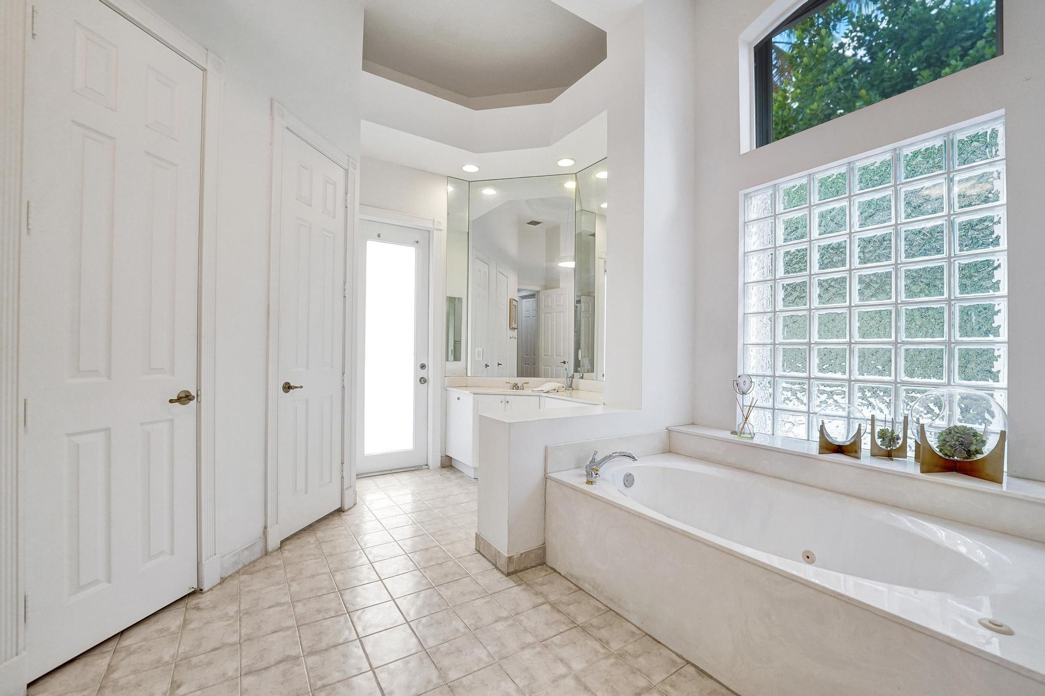 13763 NW 18th Pembroke Pines, FL 33028