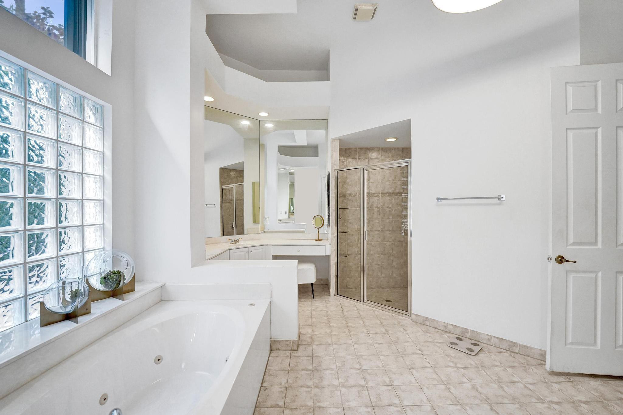 13763 NW 18th Pembroke Pines, FL 33028