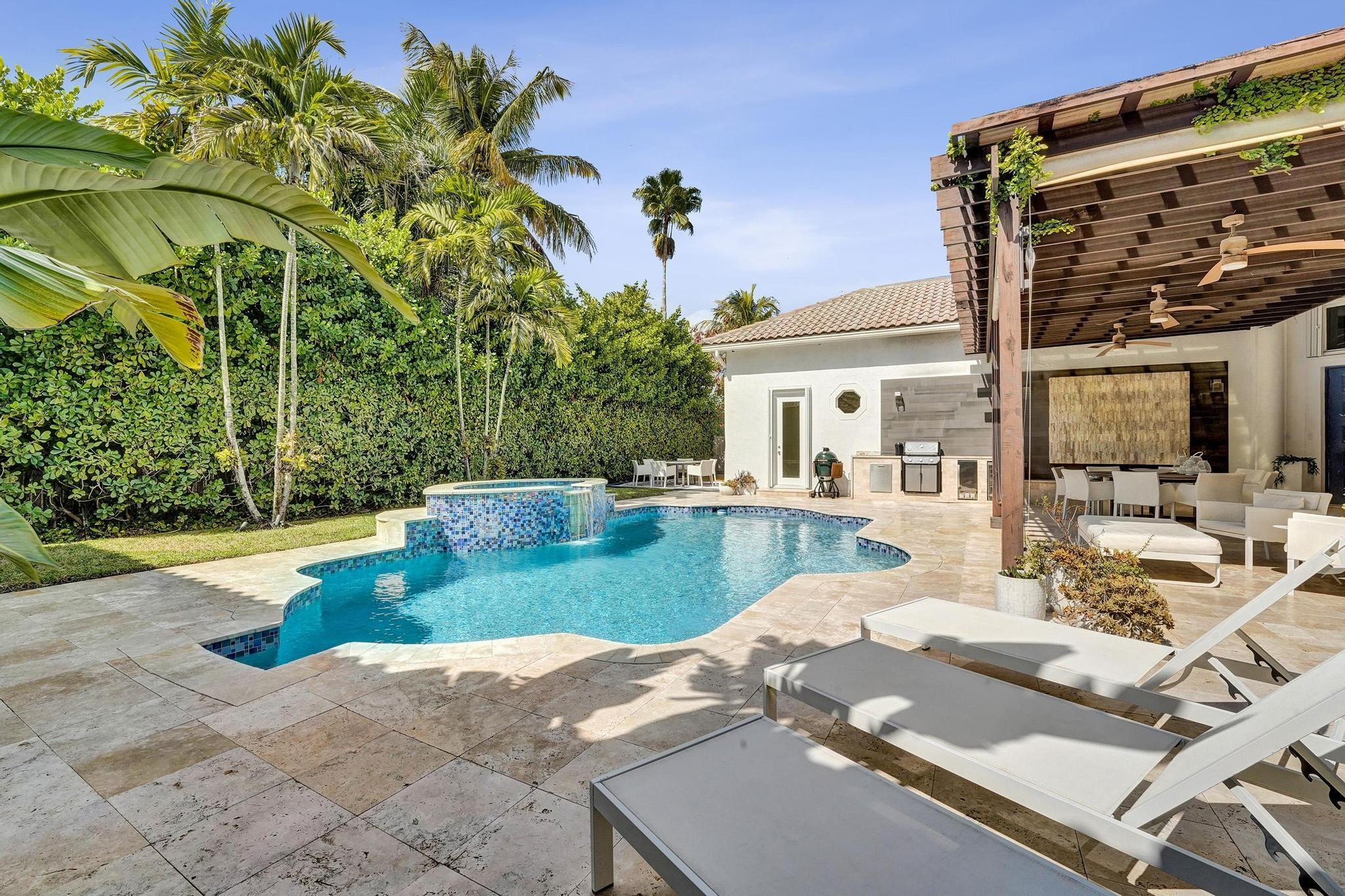 13763 NW 18th Pembroke Pines, FL 33028