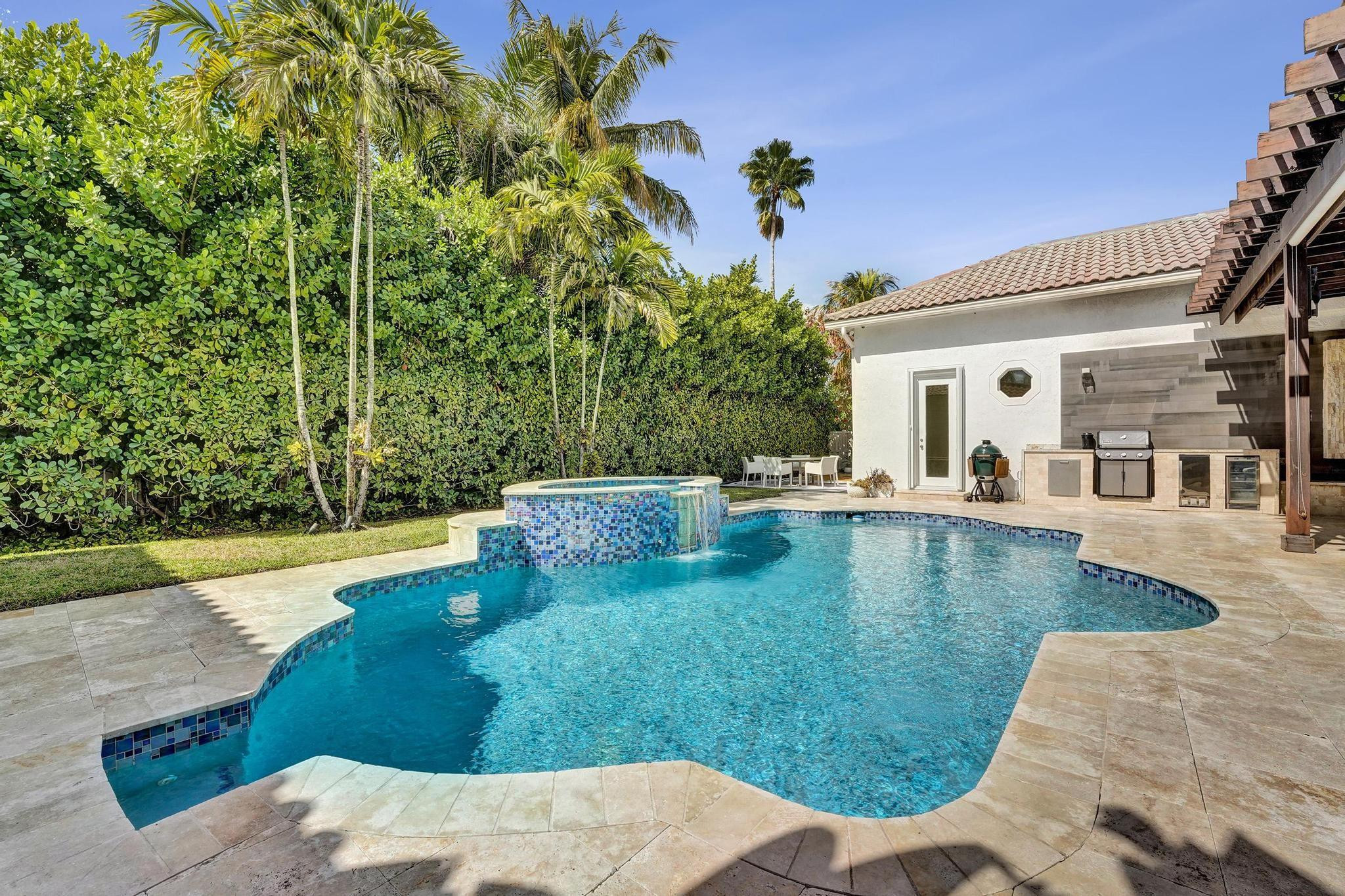 13763 NW 18th Pembroke Pines, FL 33028