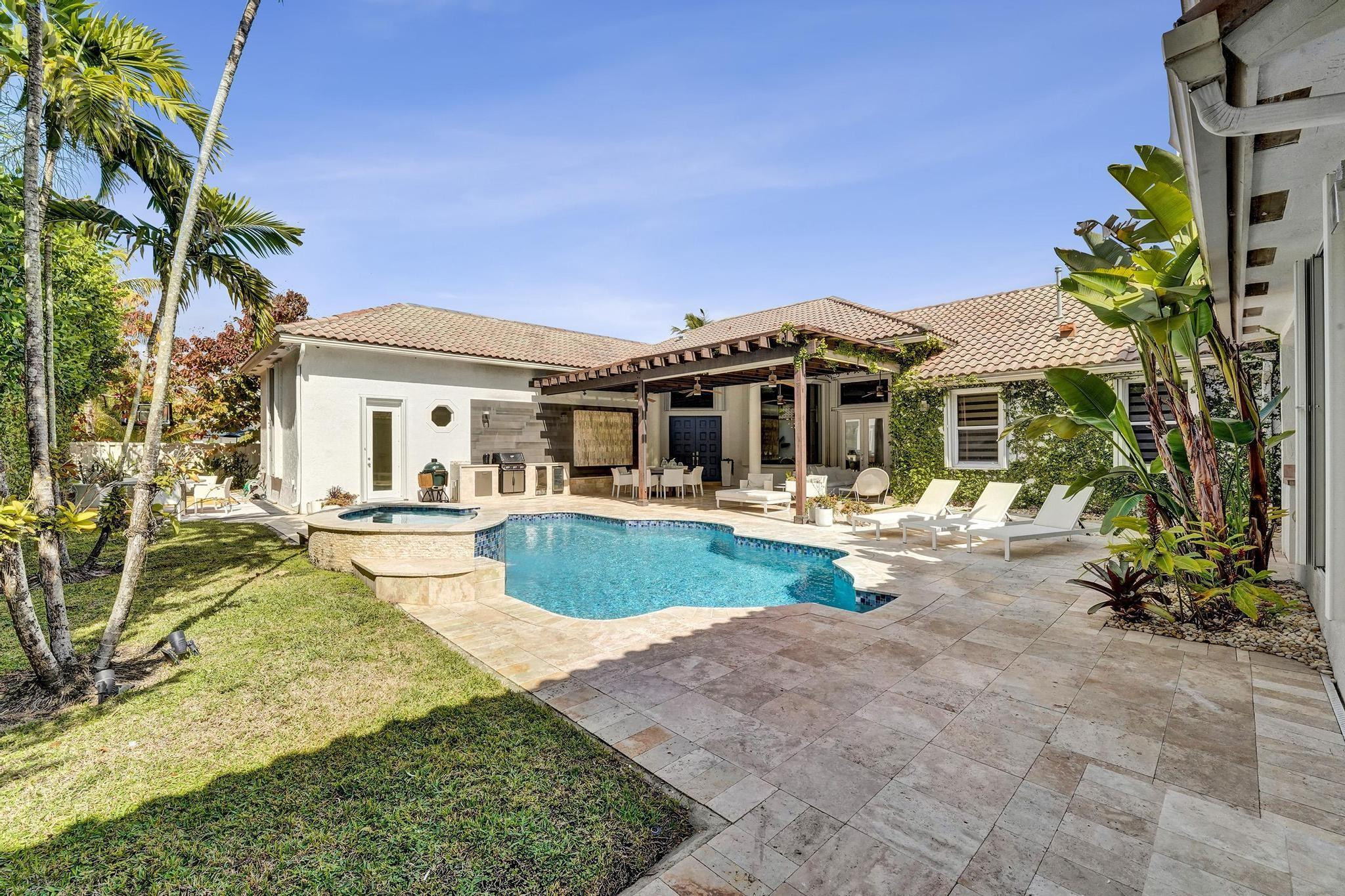 13763 NW 18th Pembroke Pines, FL 33028