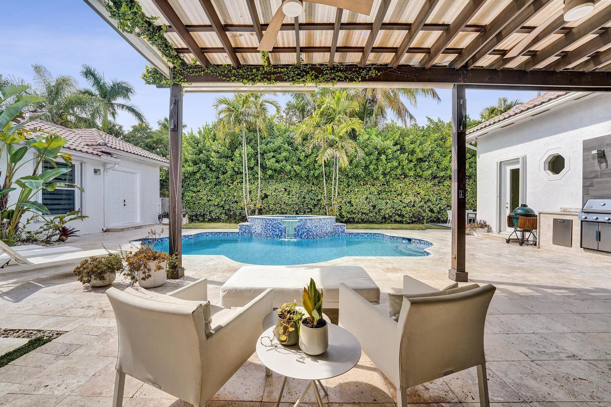 13763 NW 18th Pembroke Pines, FL 33028