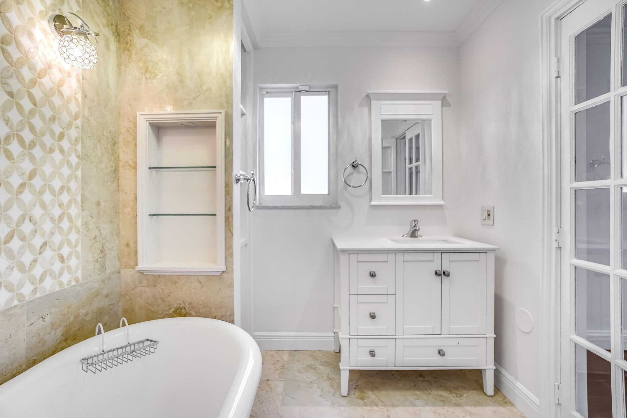 5550 NE 26th Fort Lauderdale, FL 33308