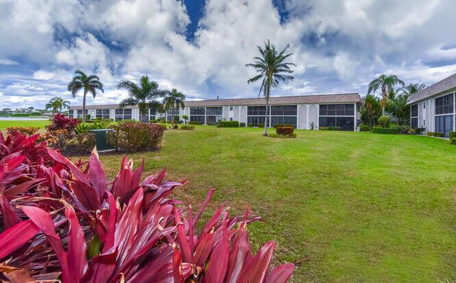 755 Saturn St #D 201 Jupiter, FL 33477