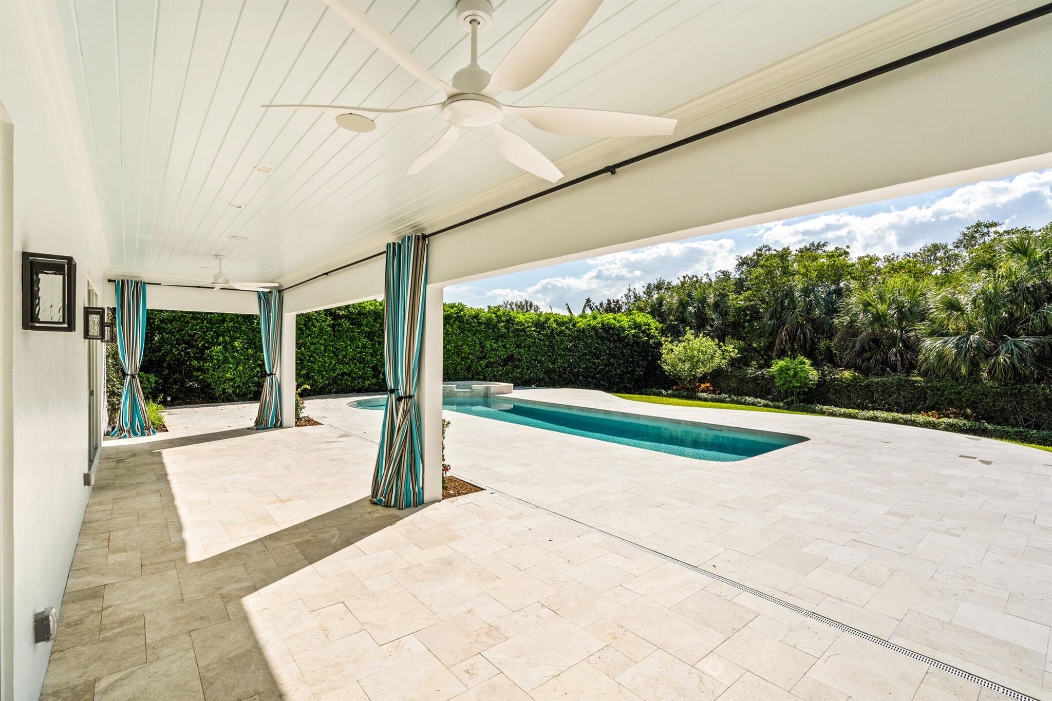 220 Shores Dr Vero Beach, FL 32963