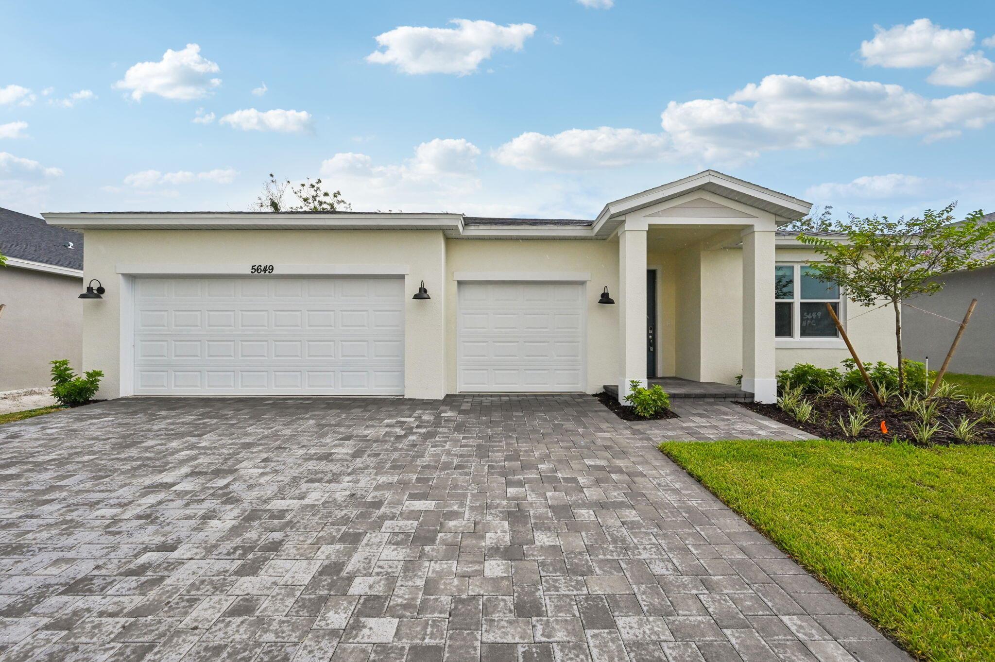 5649 Hampton Park Cir