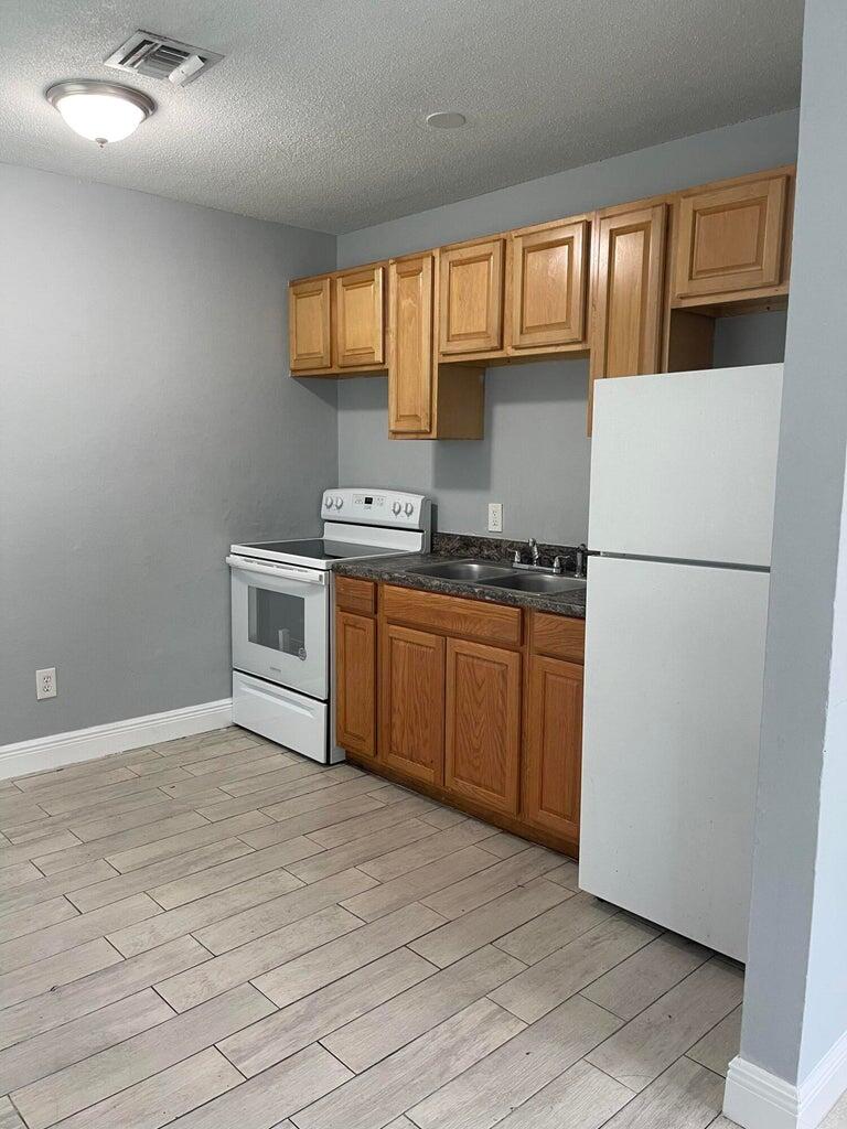 3011 Windsor Ave #2