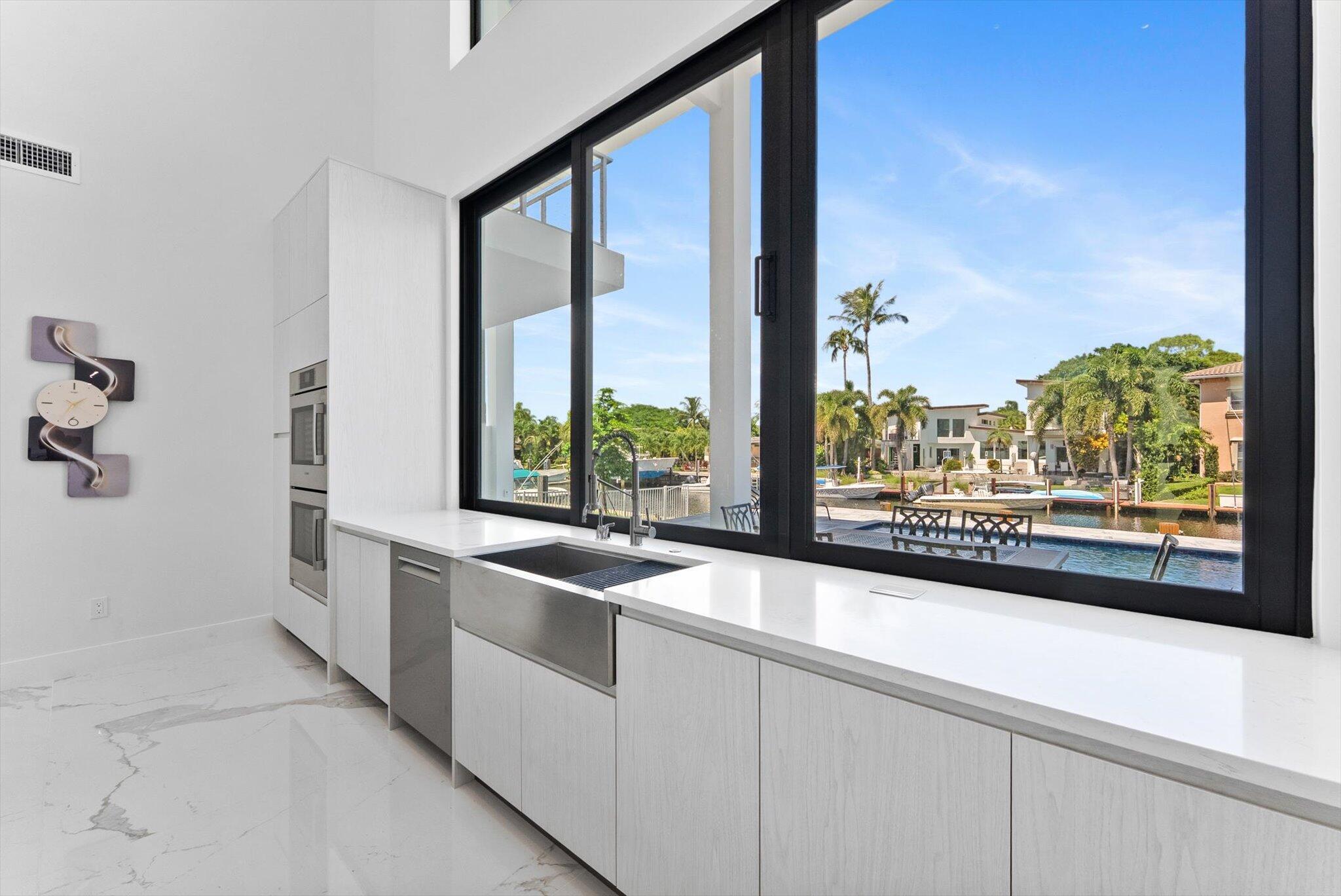 2751 NE 22nd Ct Pompano Beach, FL 33062