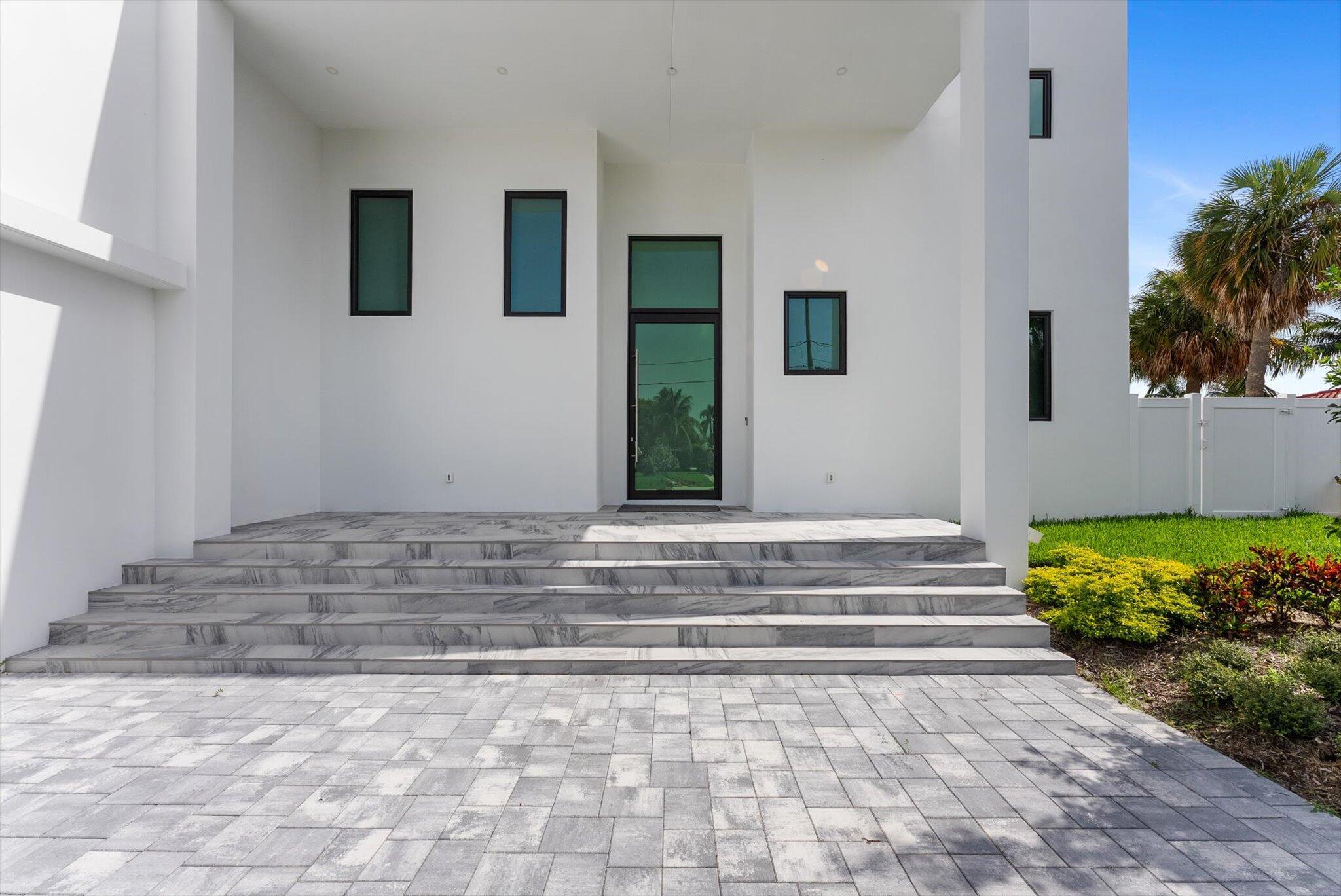 2751 NE 22nd Ct Pompano Beach, FL 33062