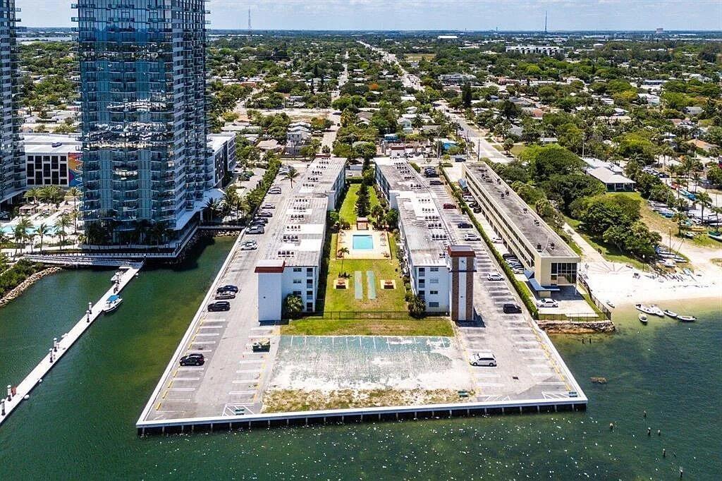 4500 N Flagler Dr #B20