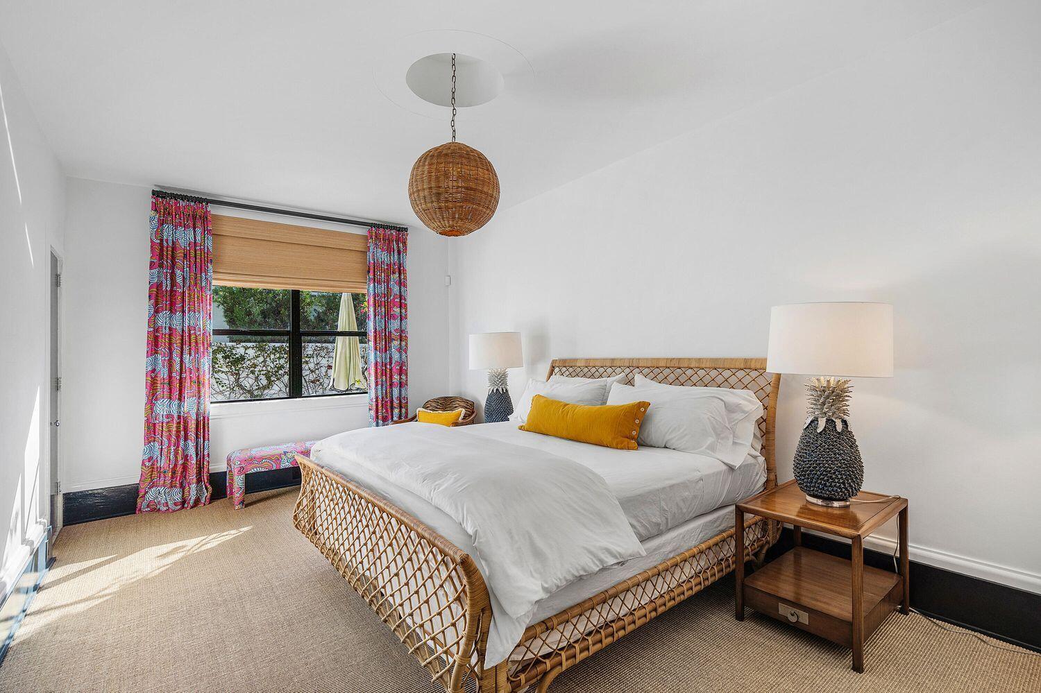 162 Peruvian Ave Palm Beach, FL 33480