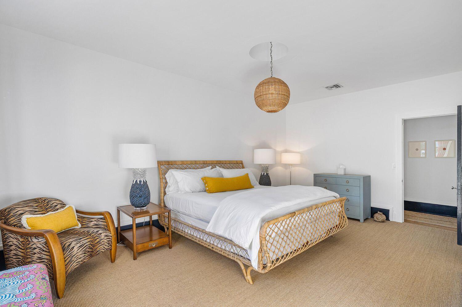 162 Peruvian Ave Palm Beach, FL 33480