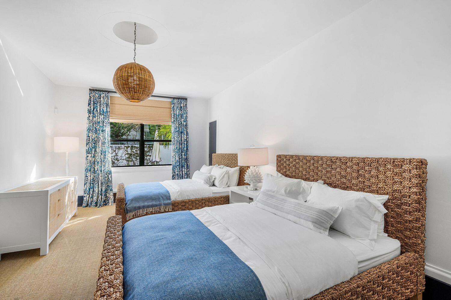 162 Peruvian Ave Palm Beach, FL 33480